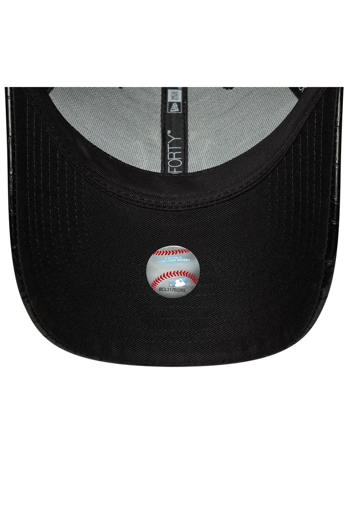 NEW ERA WMNS PATTERN PU 9FORTY NEYYAN en color NEGRO (4)
