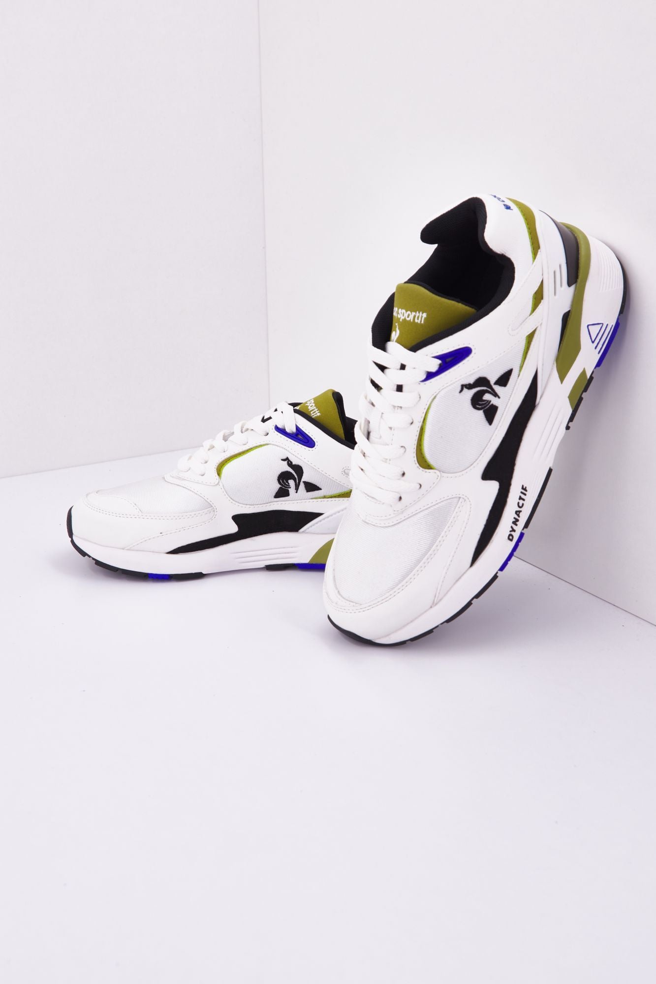 LE COQ SPORTIF LCS R1100 en color BLANCO (2)