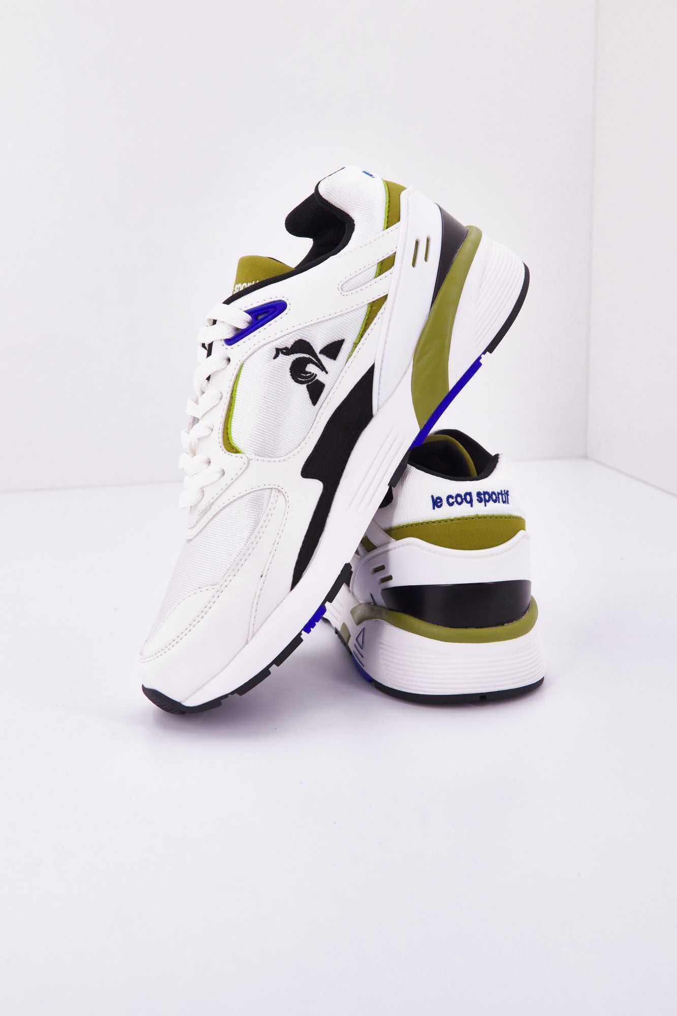 LE COQ SPORTIF LCS R1100 en color BLANCO (3)