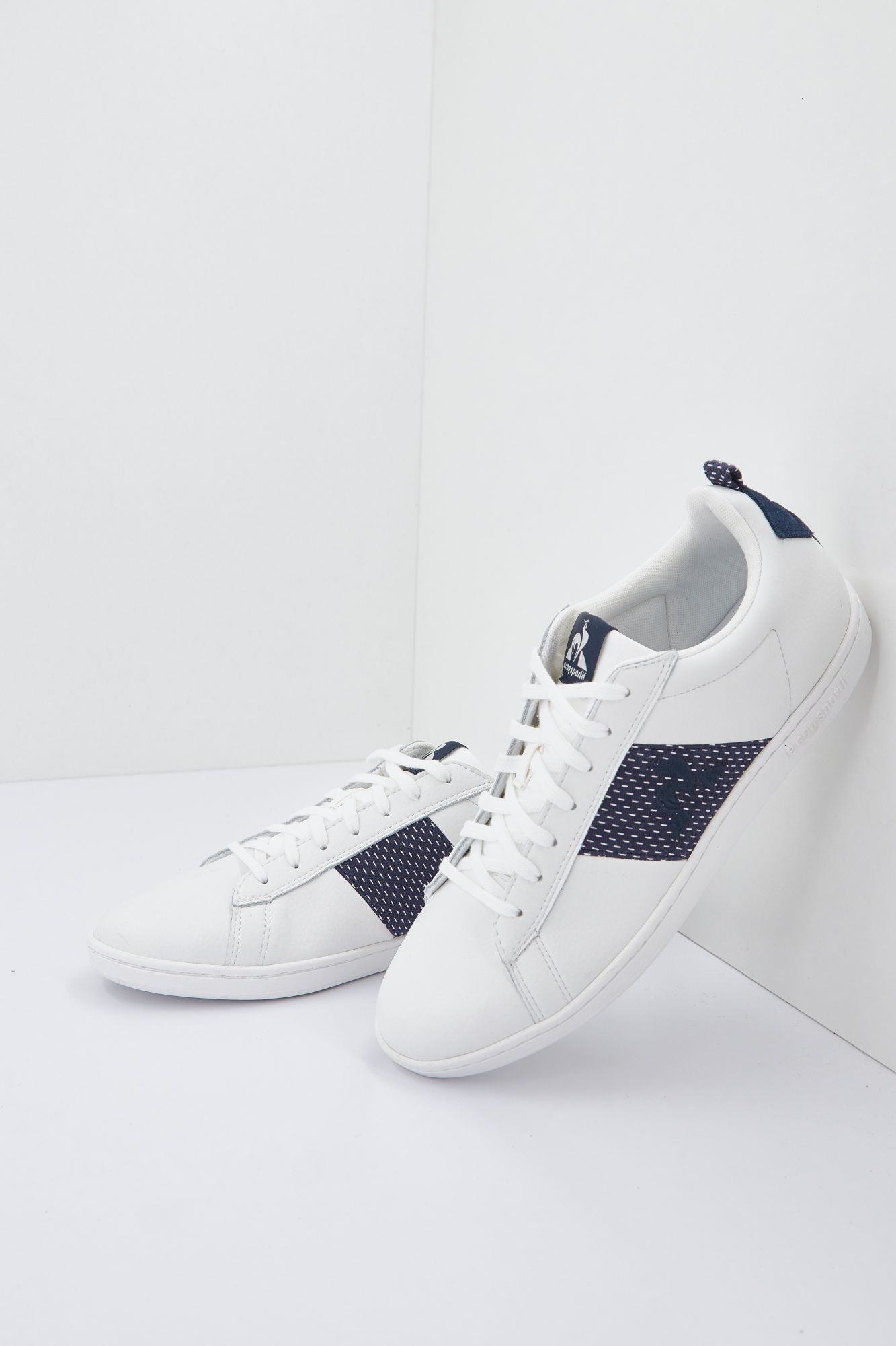 LE COQ SPORTIF COURTCLASSIC SASHIKO en color BLANCO (4)