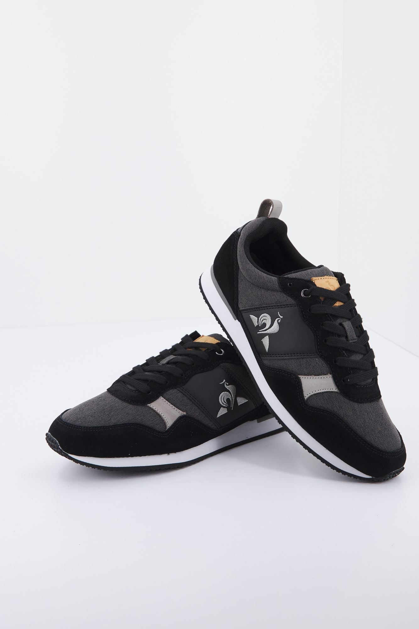 LE COQ SPORTIF ALPHA CLASSIC BLACK JEAN en color NEGRO (2)