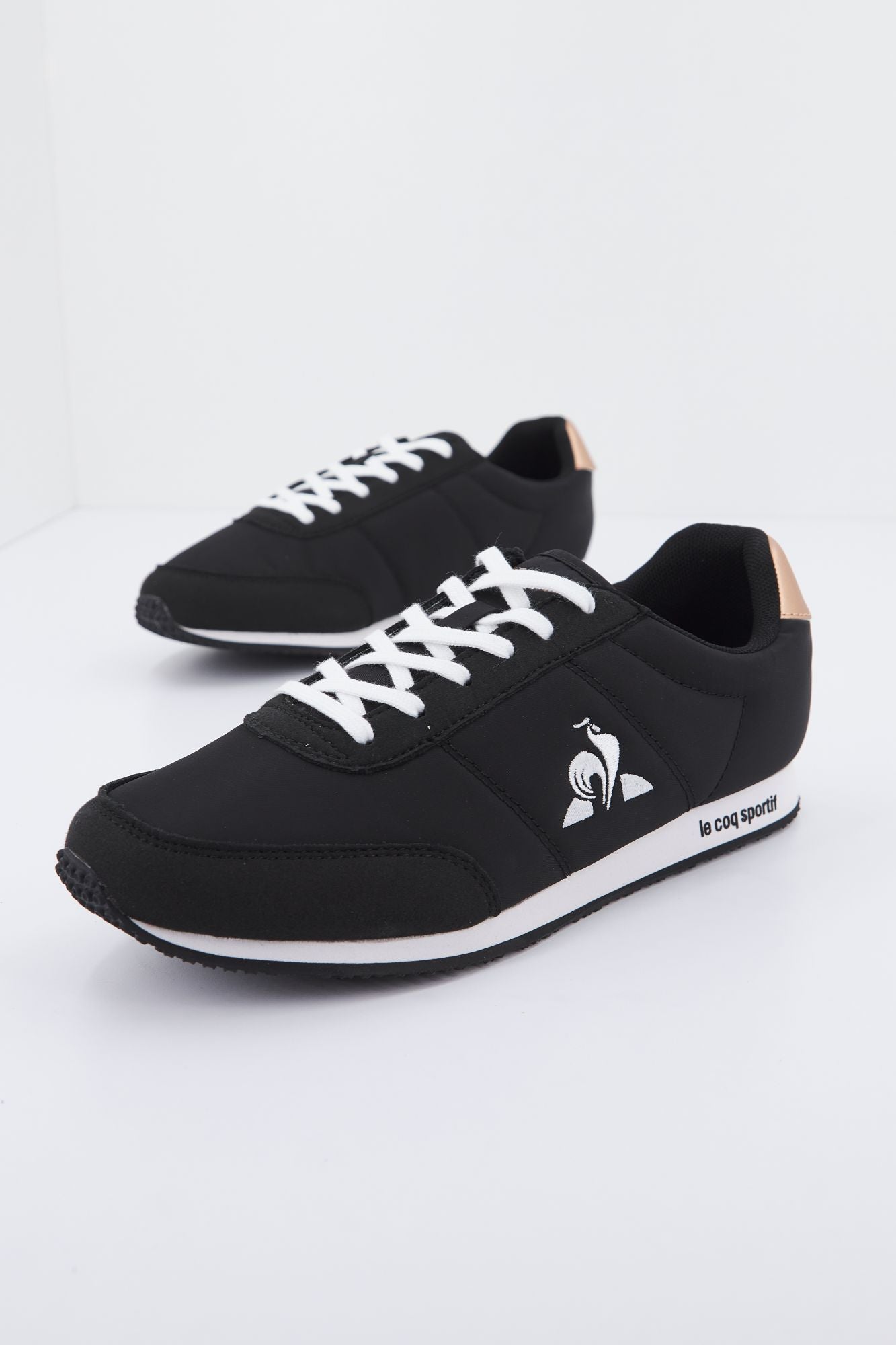 LE COQ SPORTIF  RACERONE W en color NEGRO (2)