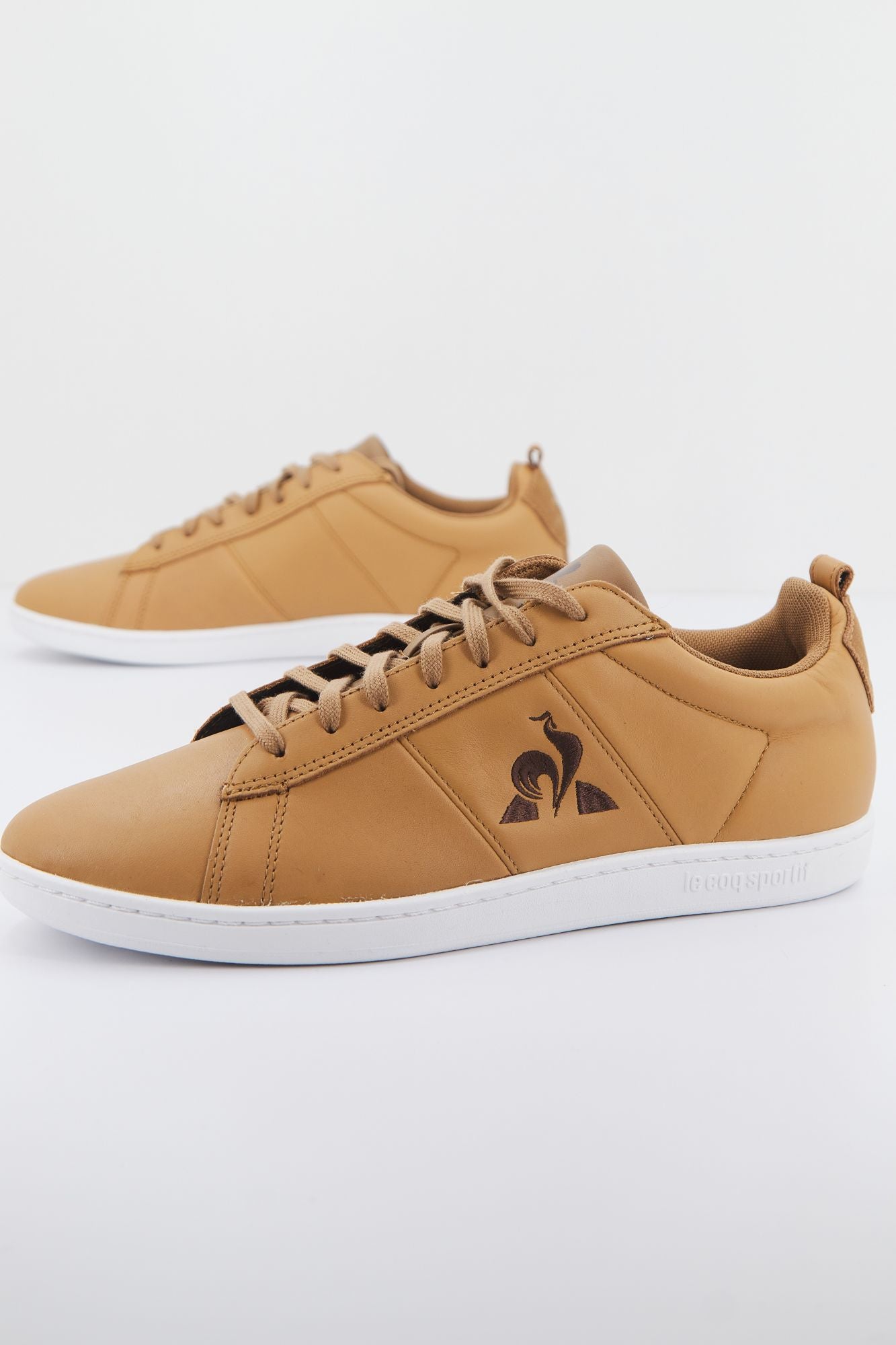 LE COQ SPORTIF COURTCLASSIC CRAFT en color MARRON (2)