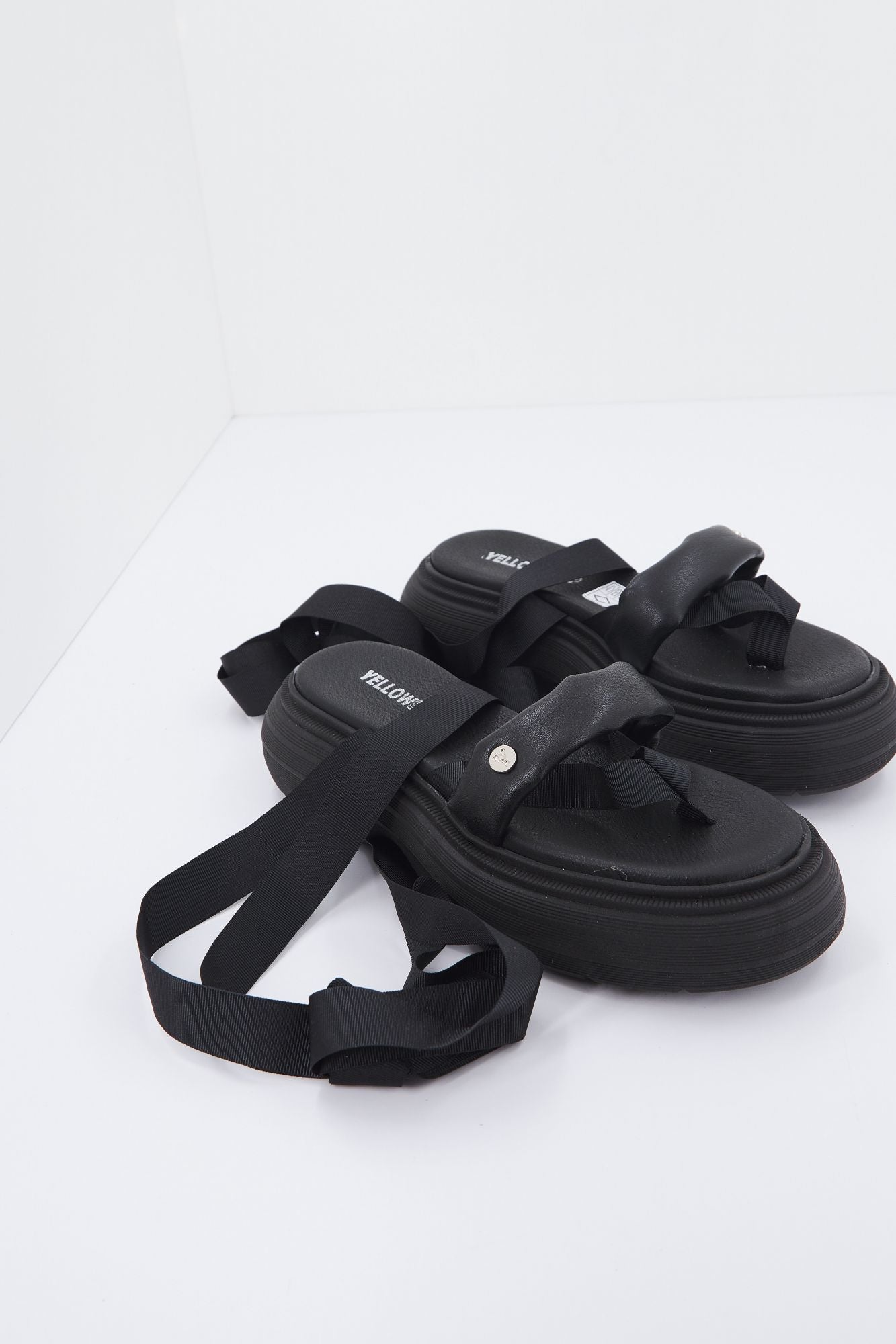 YELLOW DAYTONA en color NEGRO (3)