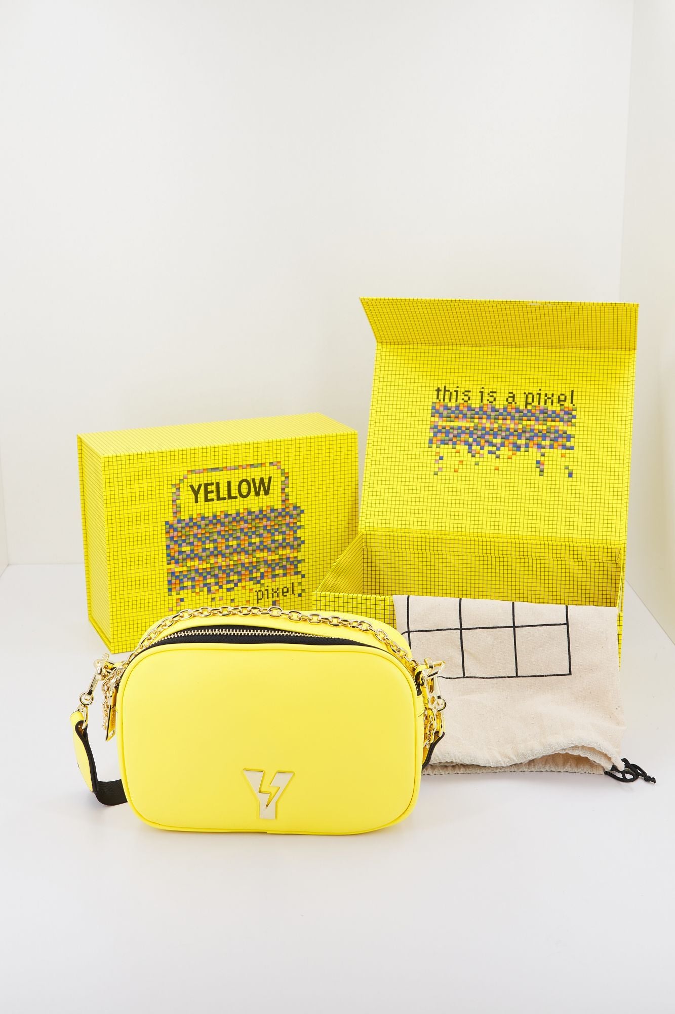 YELLOW PIXEL en color AMARILLO (3)