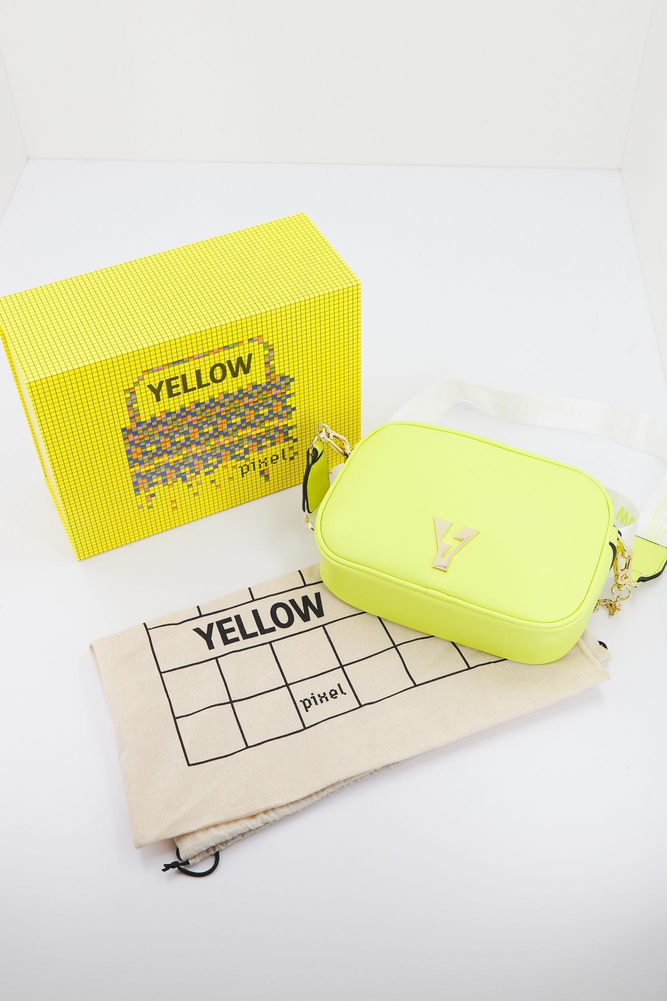 YELLOW PIXEL en color VERDE (4)