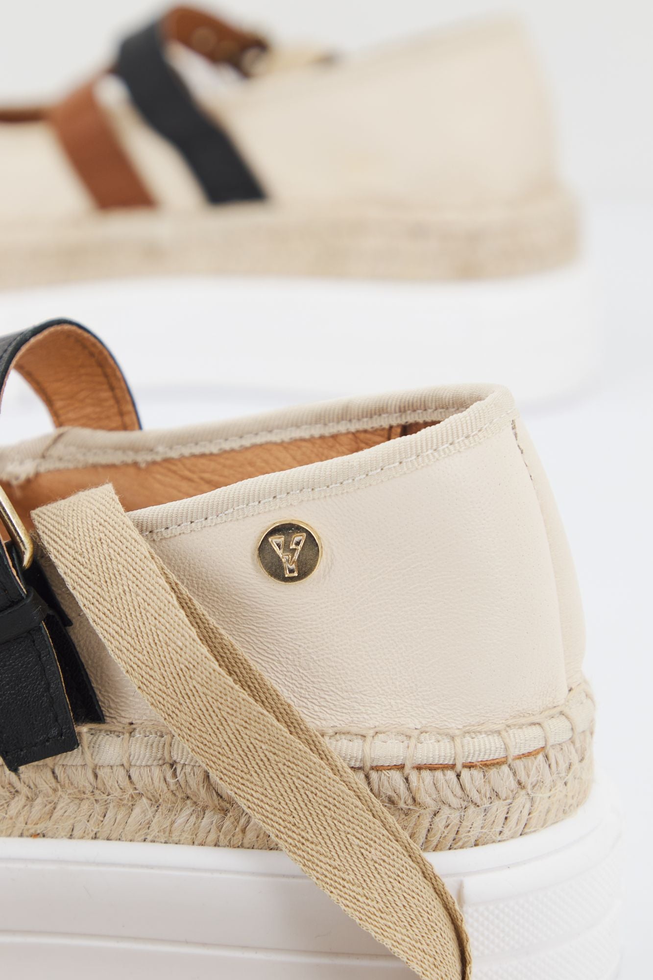 YELLOW MIU en color MARRON CLARO (3)