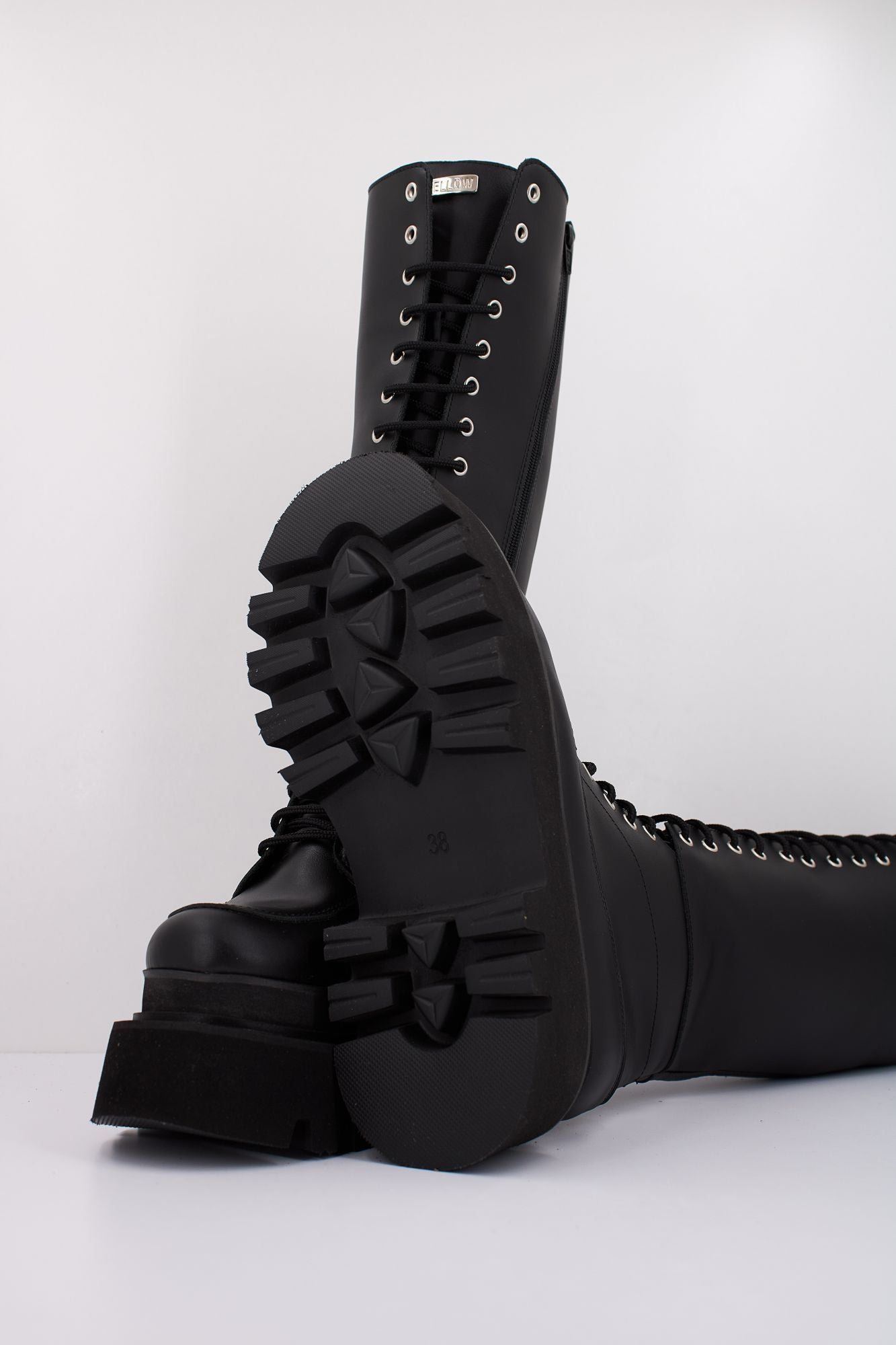 YELLOW ARTHUR en color NEGRO (5)