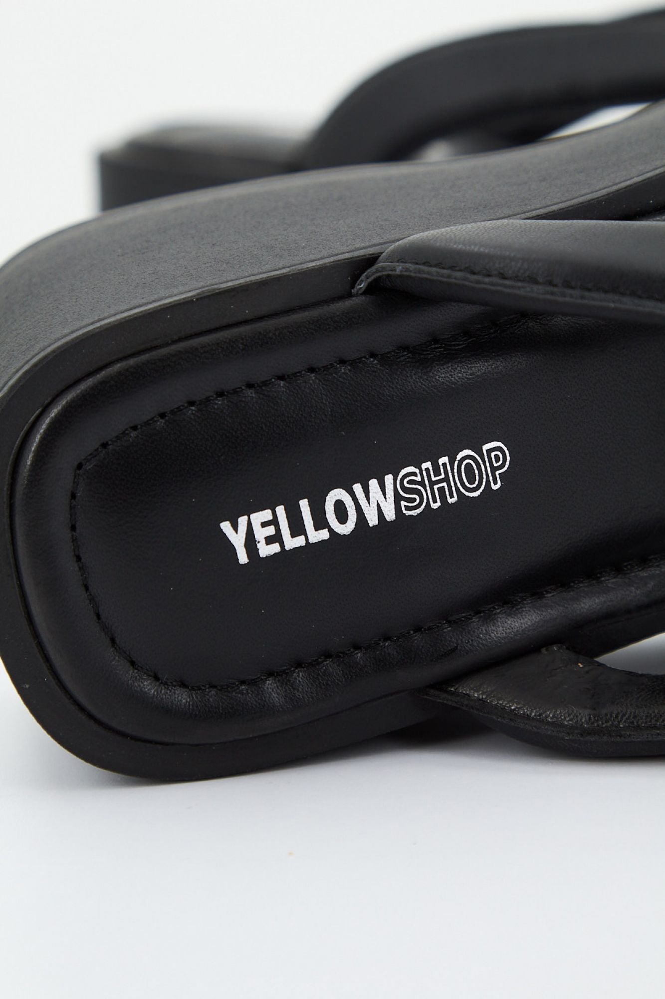 YELLOW 2K en color NEGRO (3)