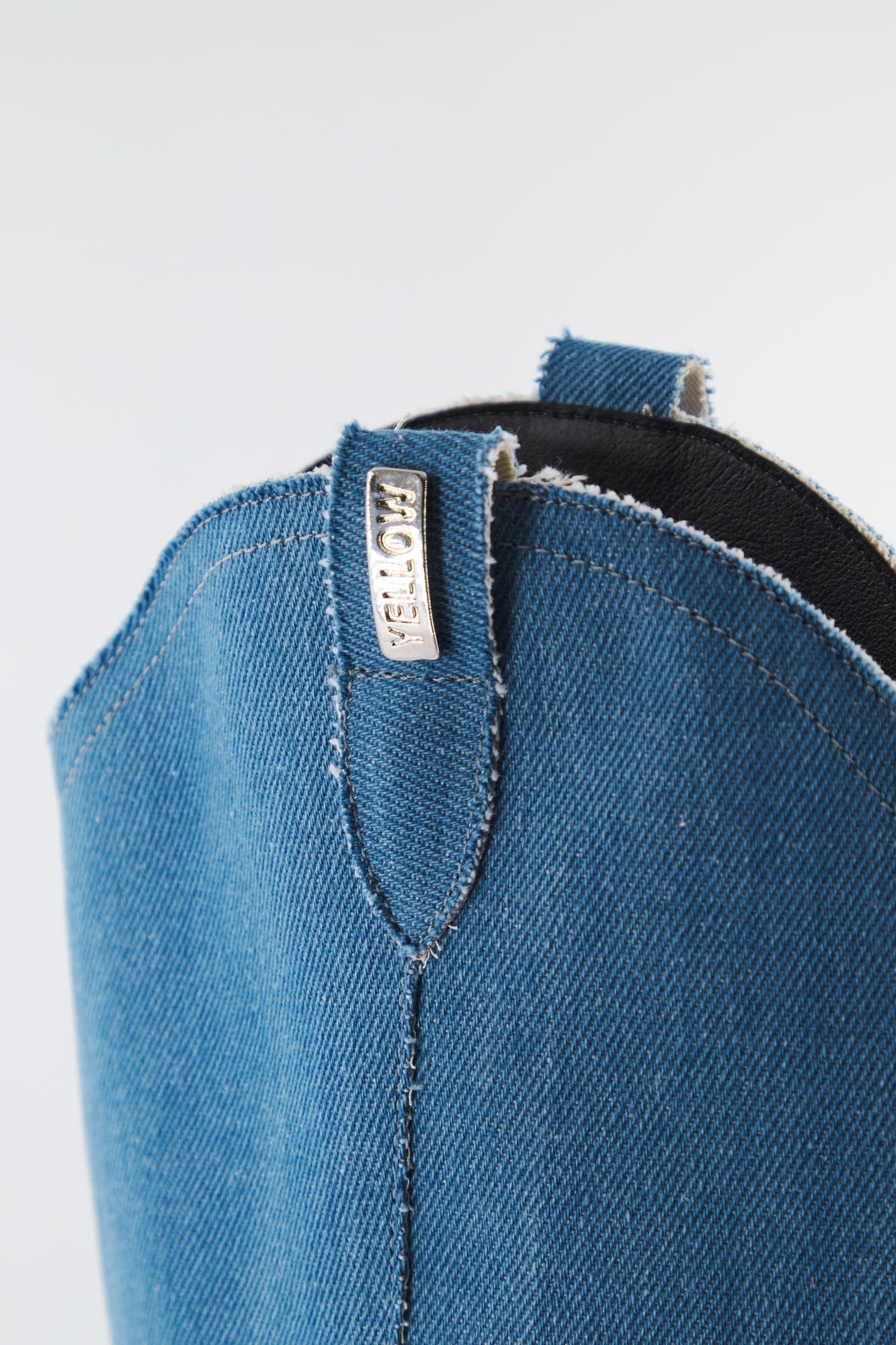 YELLOW MONROE en color AZUL (4)