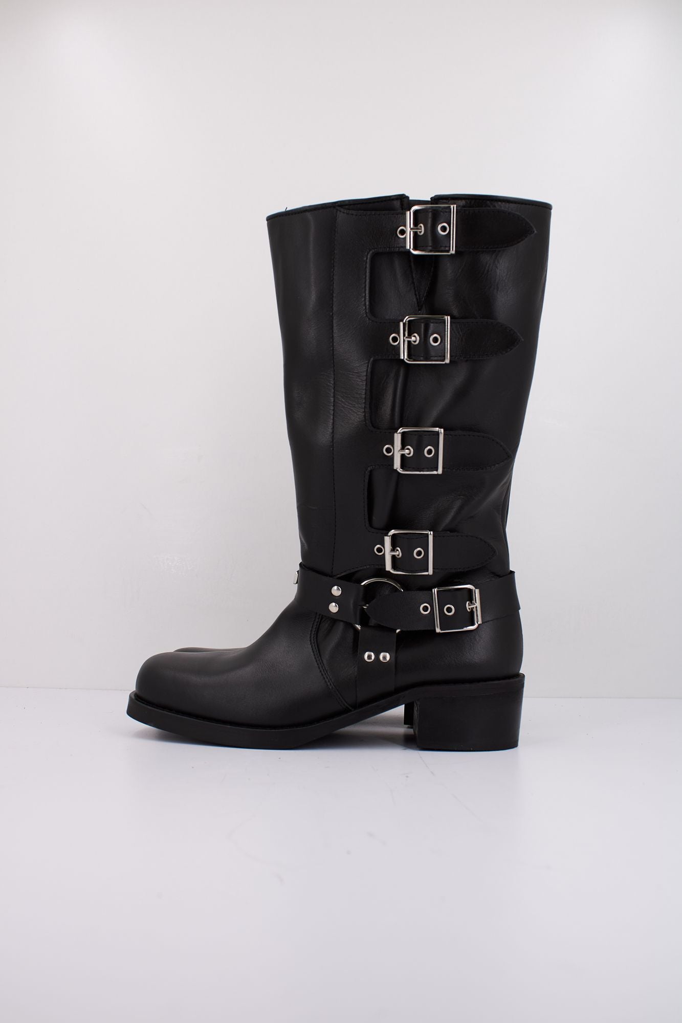 YELLOW LOLA en color NEGRO (1)