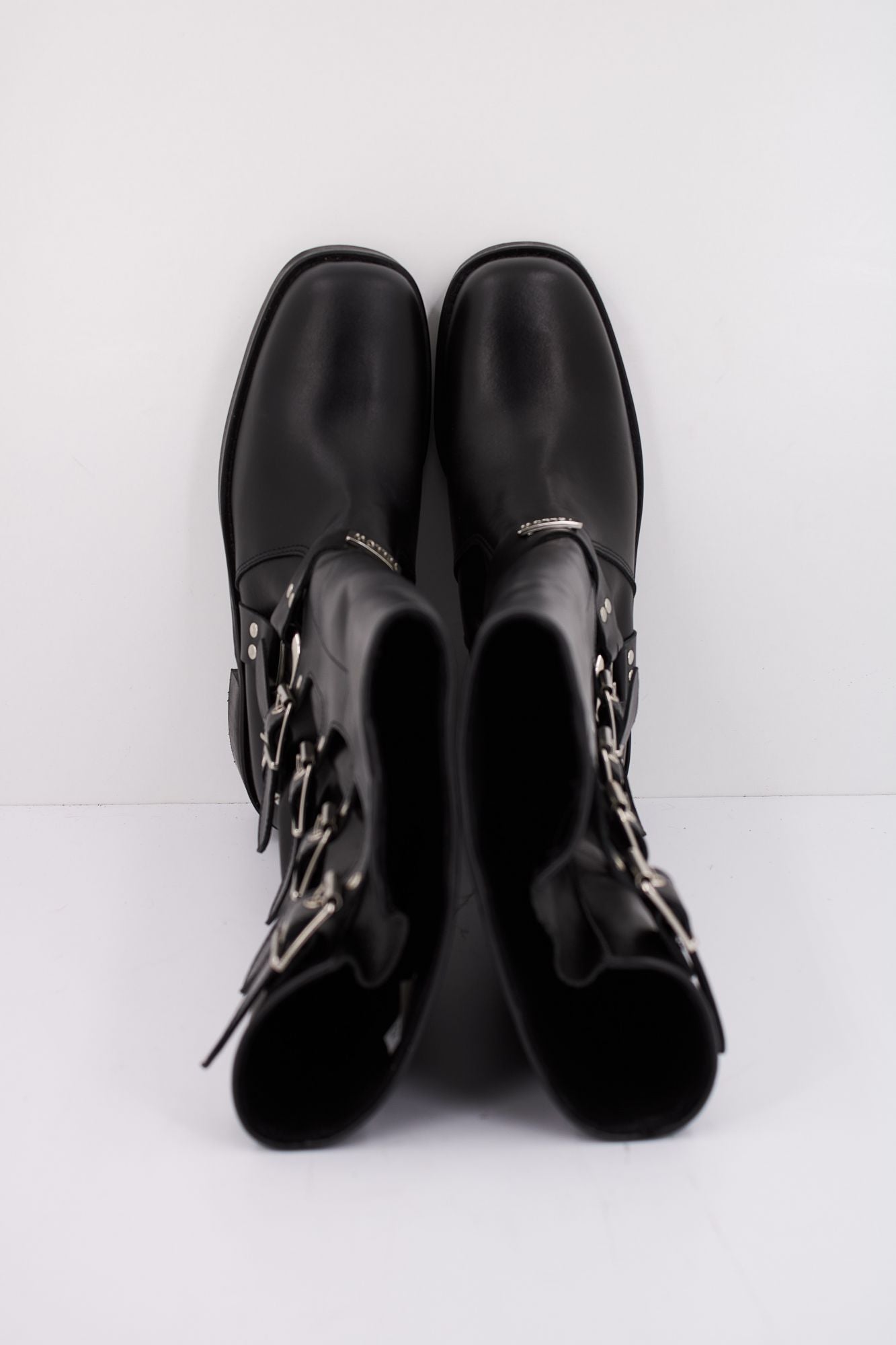 YELLOW LOLA en color NEGRO (3)