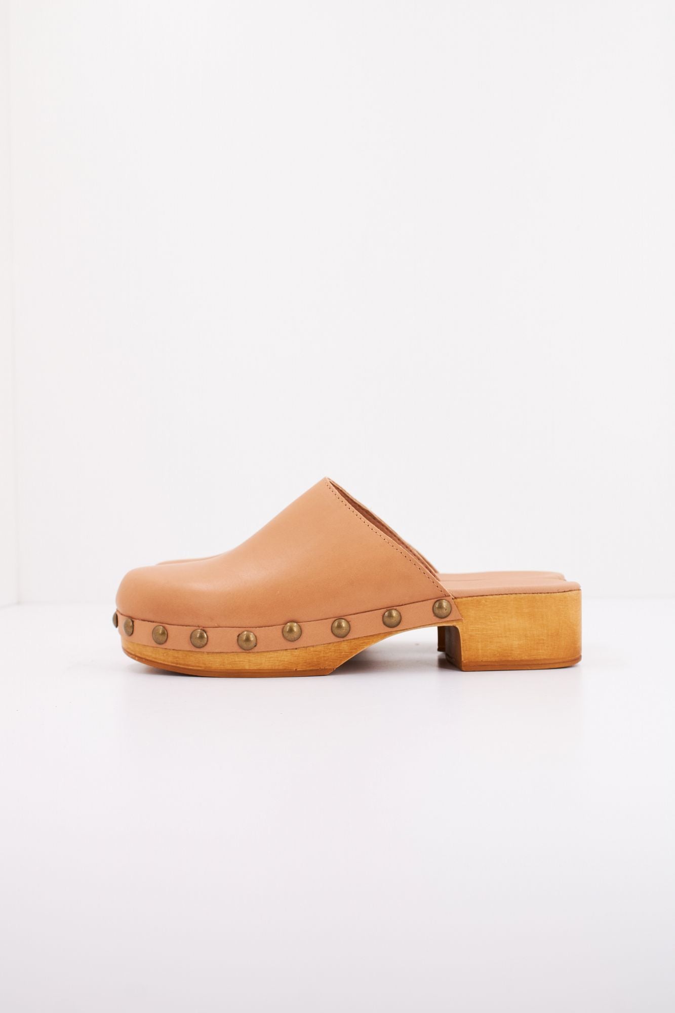 YELLOW LIA en color MARRON (1)