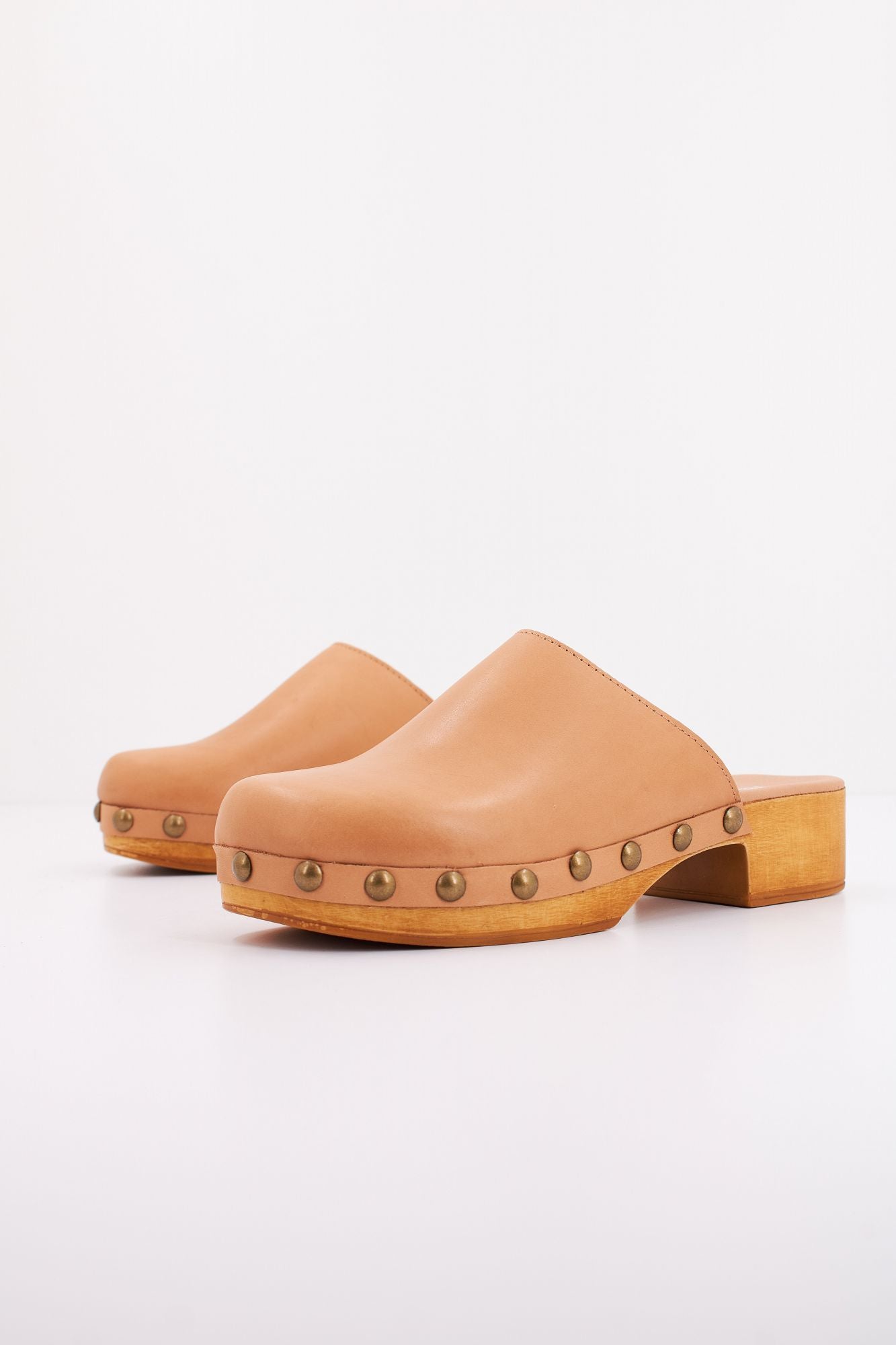 YELLOW LIA en color MARRON (2)