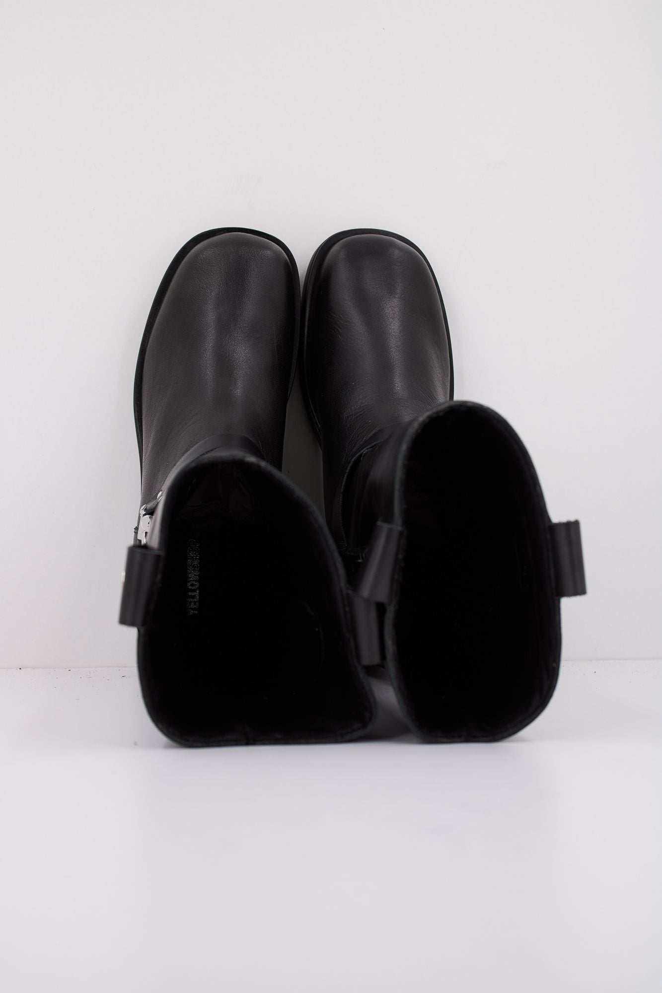 YELLOW  en color NEGRO (3)