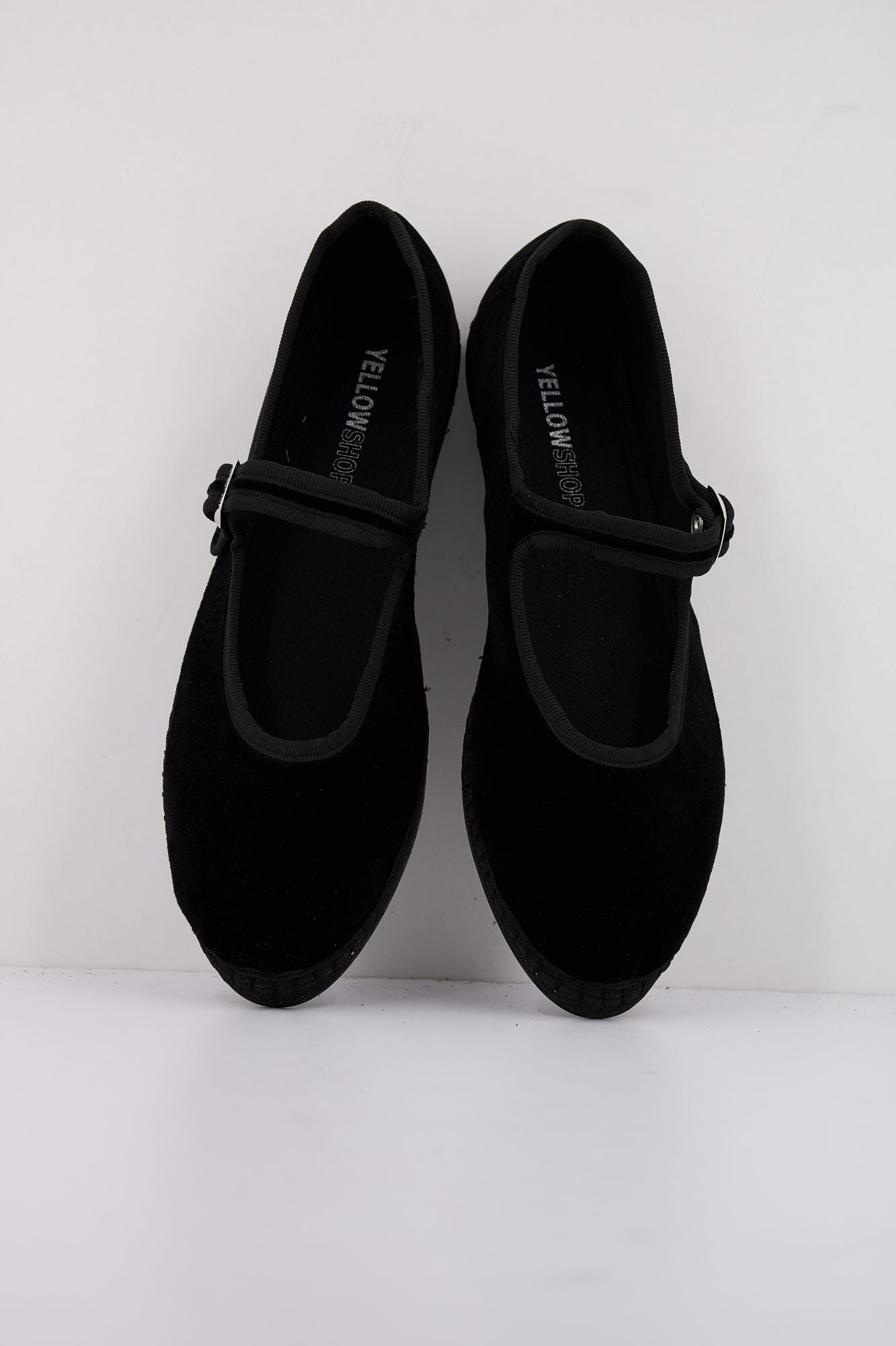 YELLOW ROSI en color NEGRO (3)