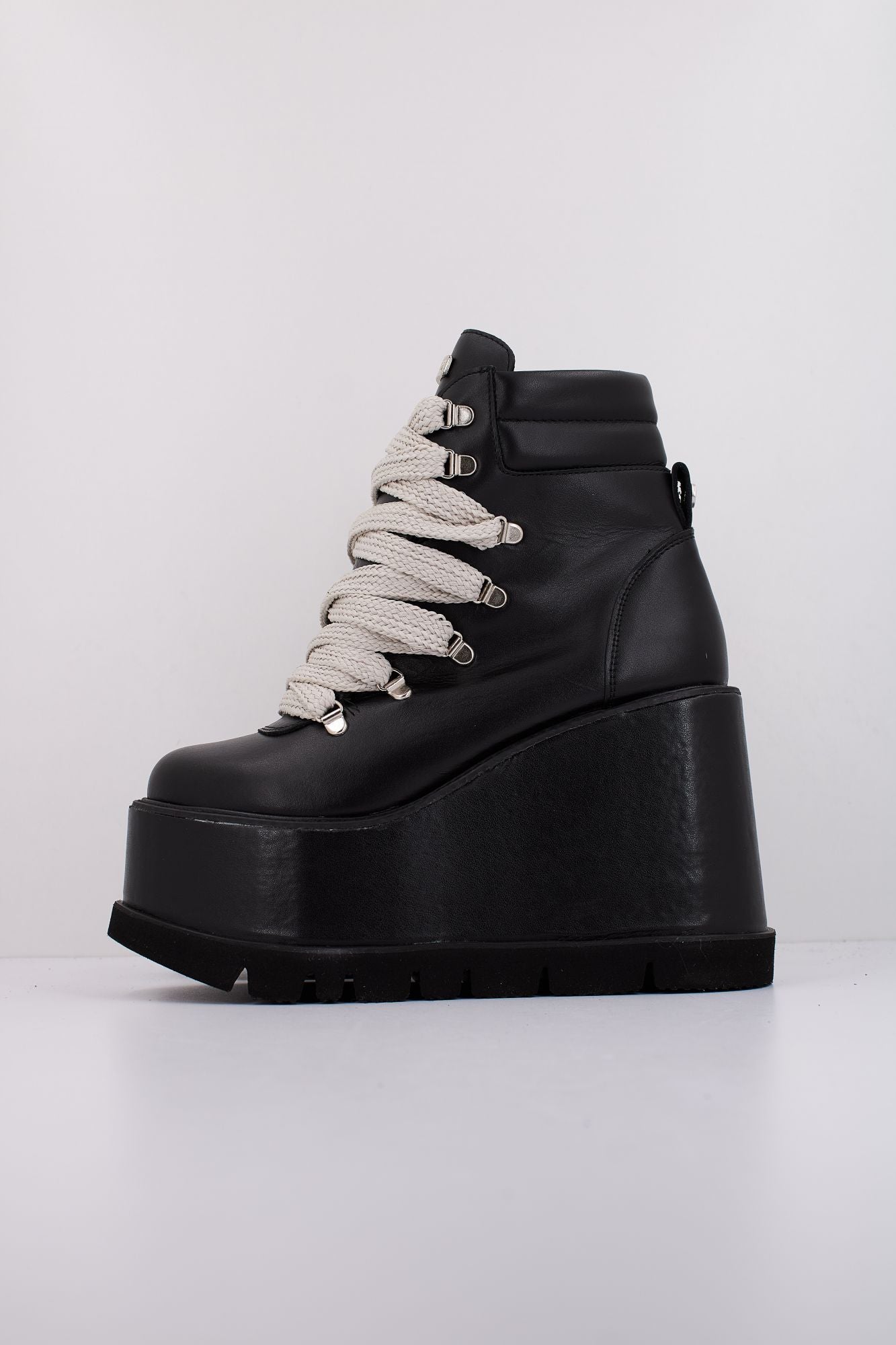 YELLOW DOROTHEA en color NEGRO (1)