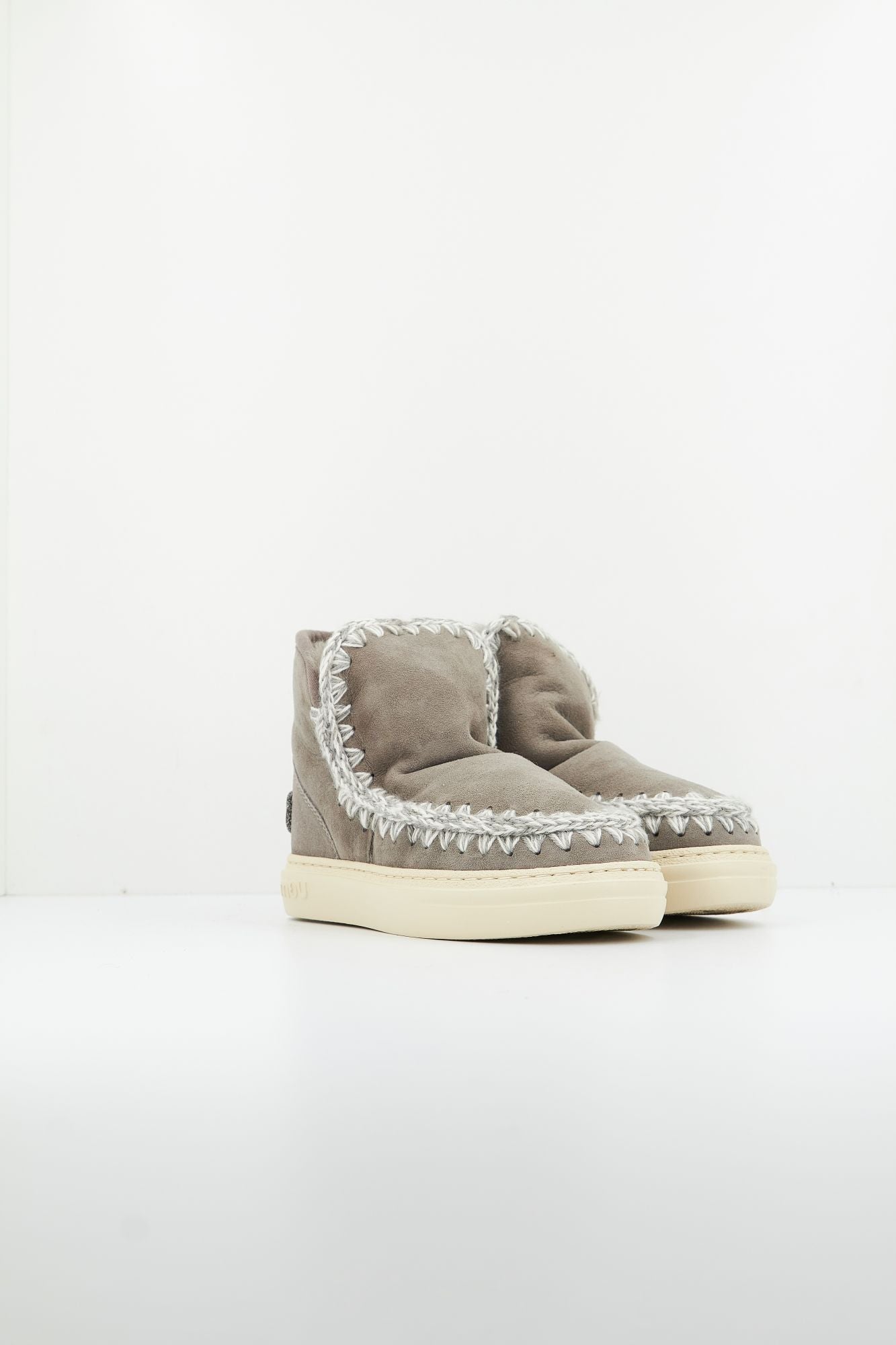 MOU FW411001A en color GRIS (2)