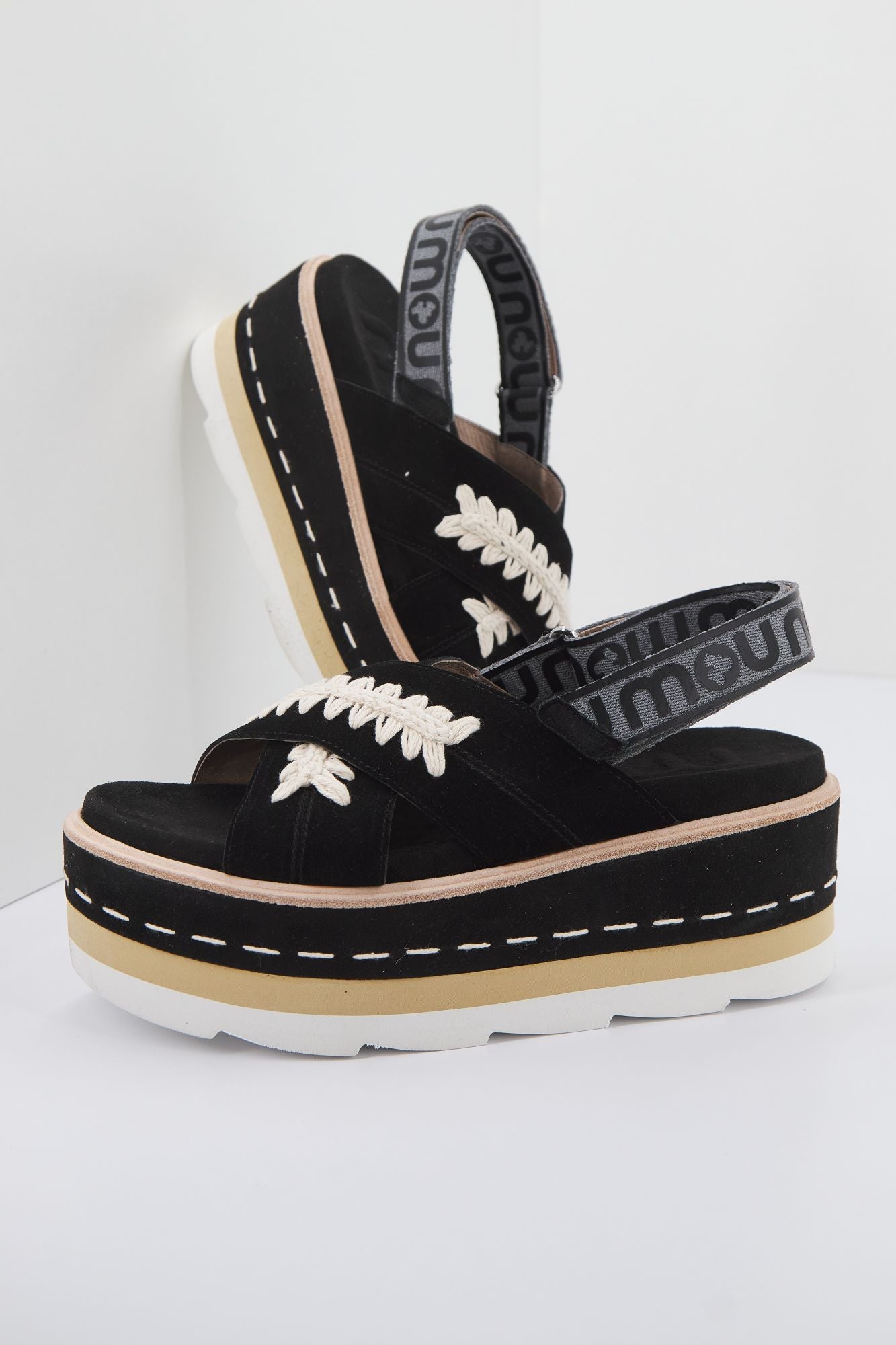 MOU MU SW351002A en color NEGRO (1)