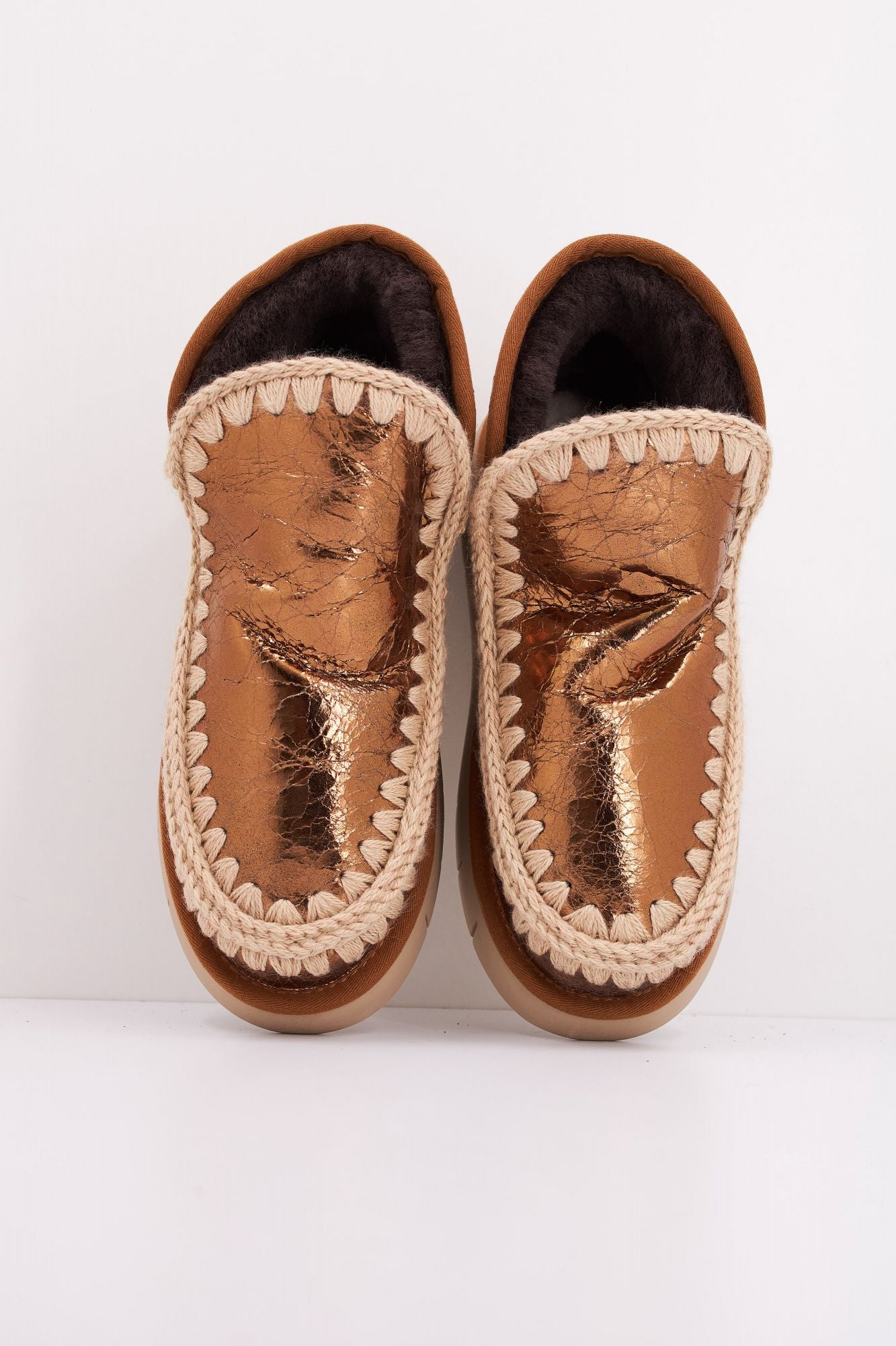 MOU ESKIMO BOUNCE SNEAKER en color ORO (3)