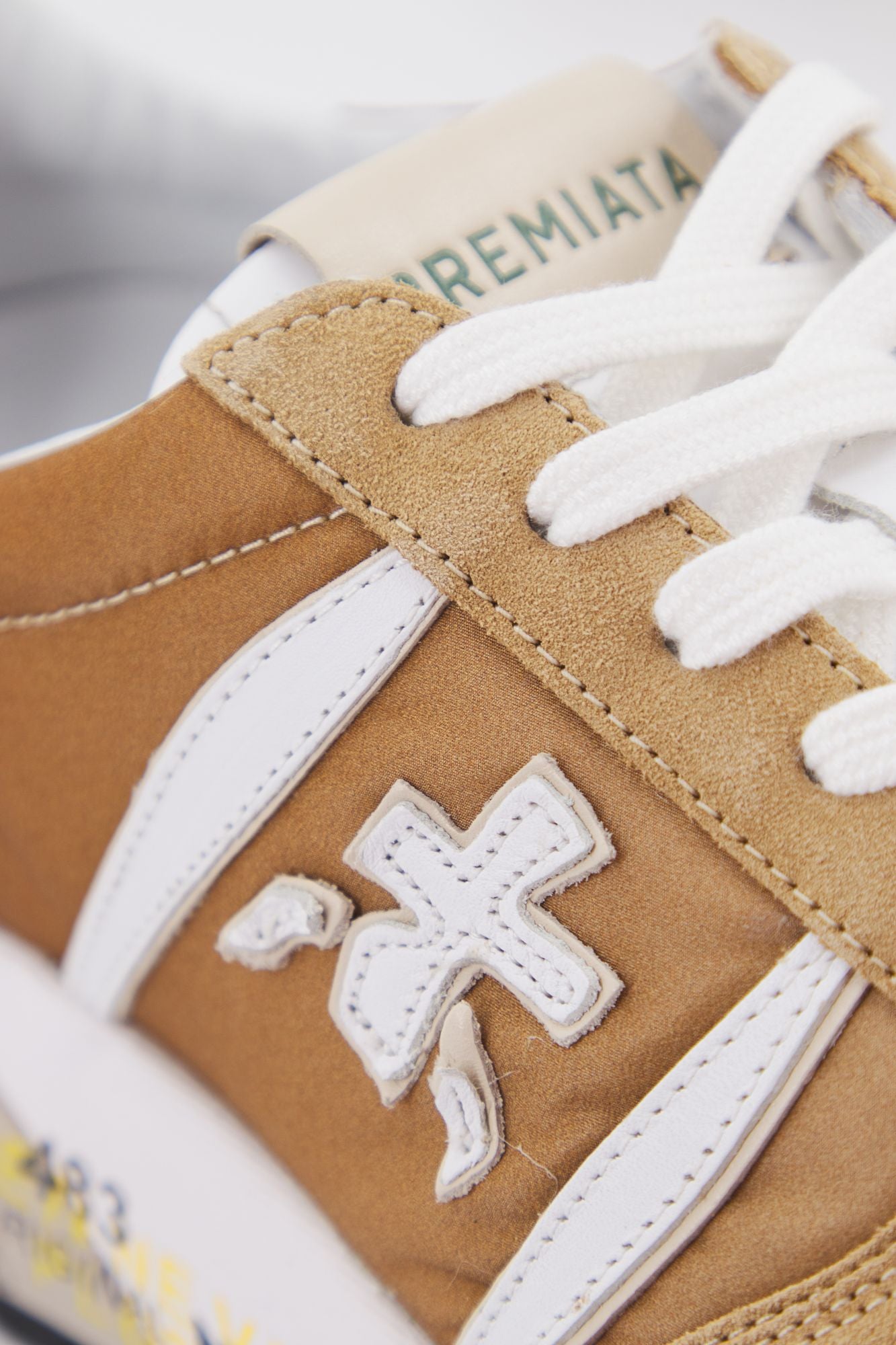 PREMIATA LANDER en color MARRON CLARO (4)