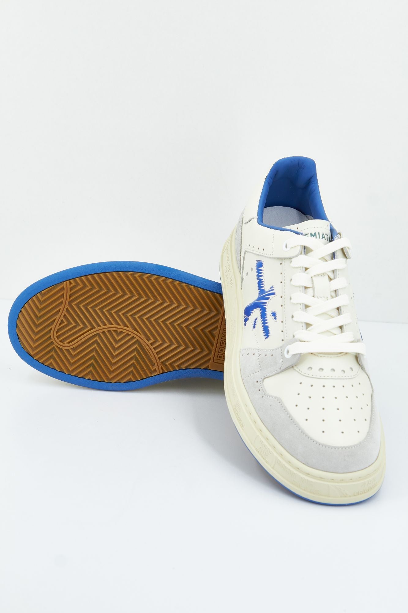 PREMIATA QUINN en color BLANCO (1)