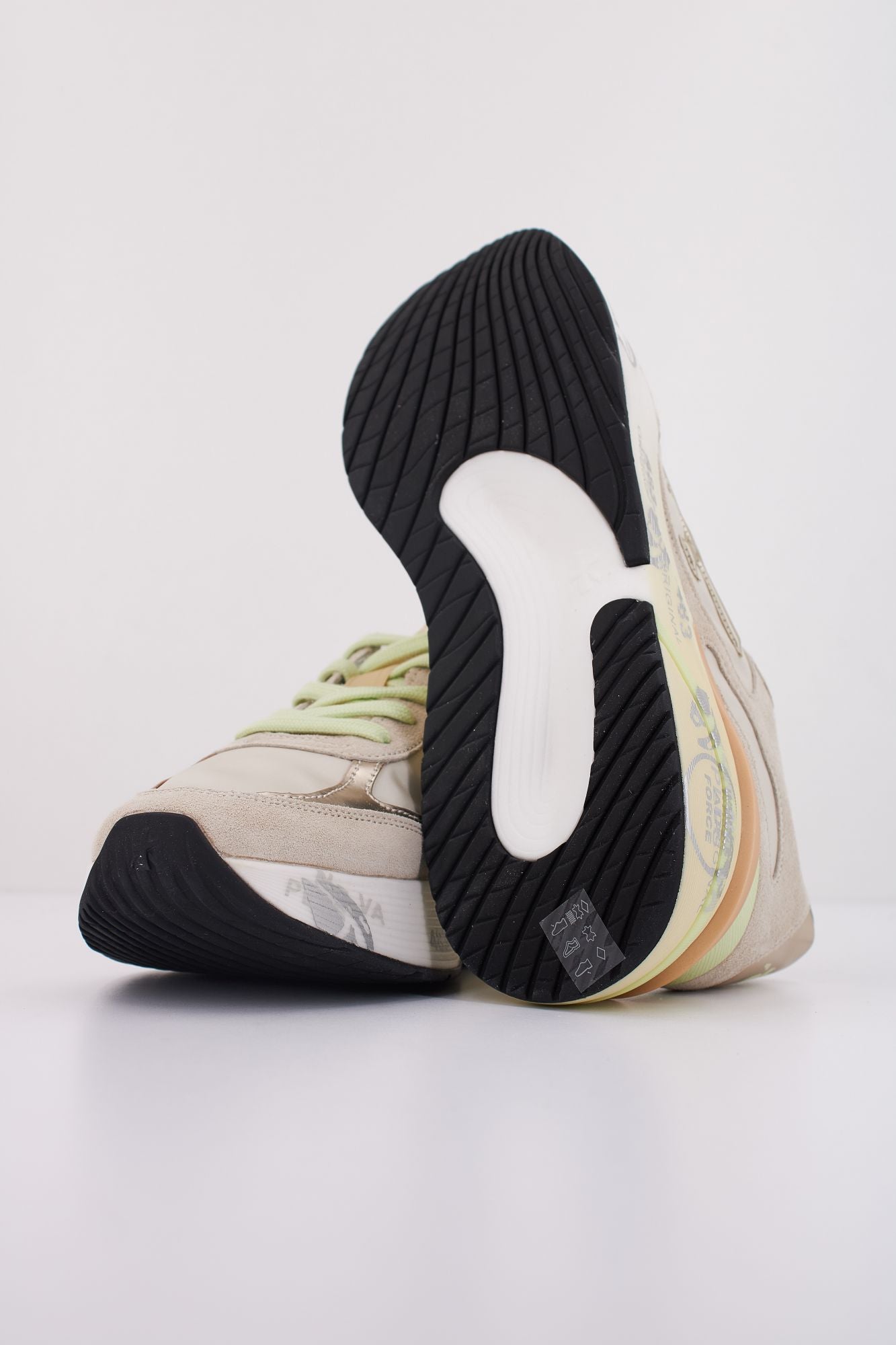 PREMIATA MOERUND 7466 en color BEIS (5)