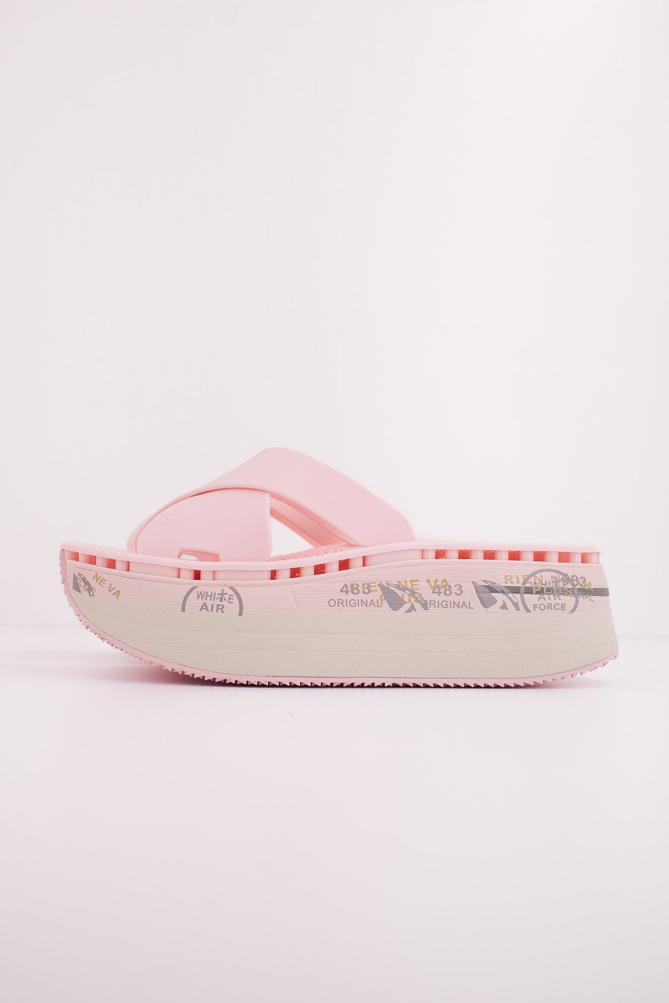 PREMIATA MOURA 7454 en color ROSA (1)