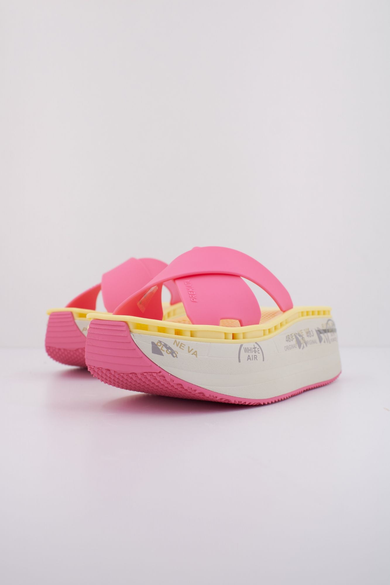 PREMIATA MOURA 7459 en color ROSA (2)