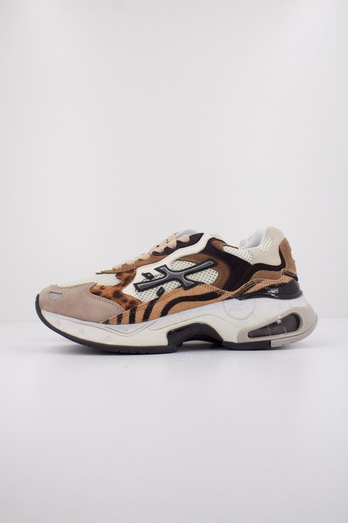 PREMIATA SHARKYD 425 en color BEIS (1)