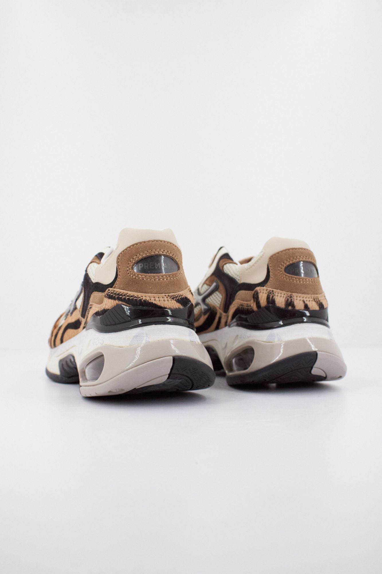 PREMIATA SHARKYD 425 en color BEIS (4)