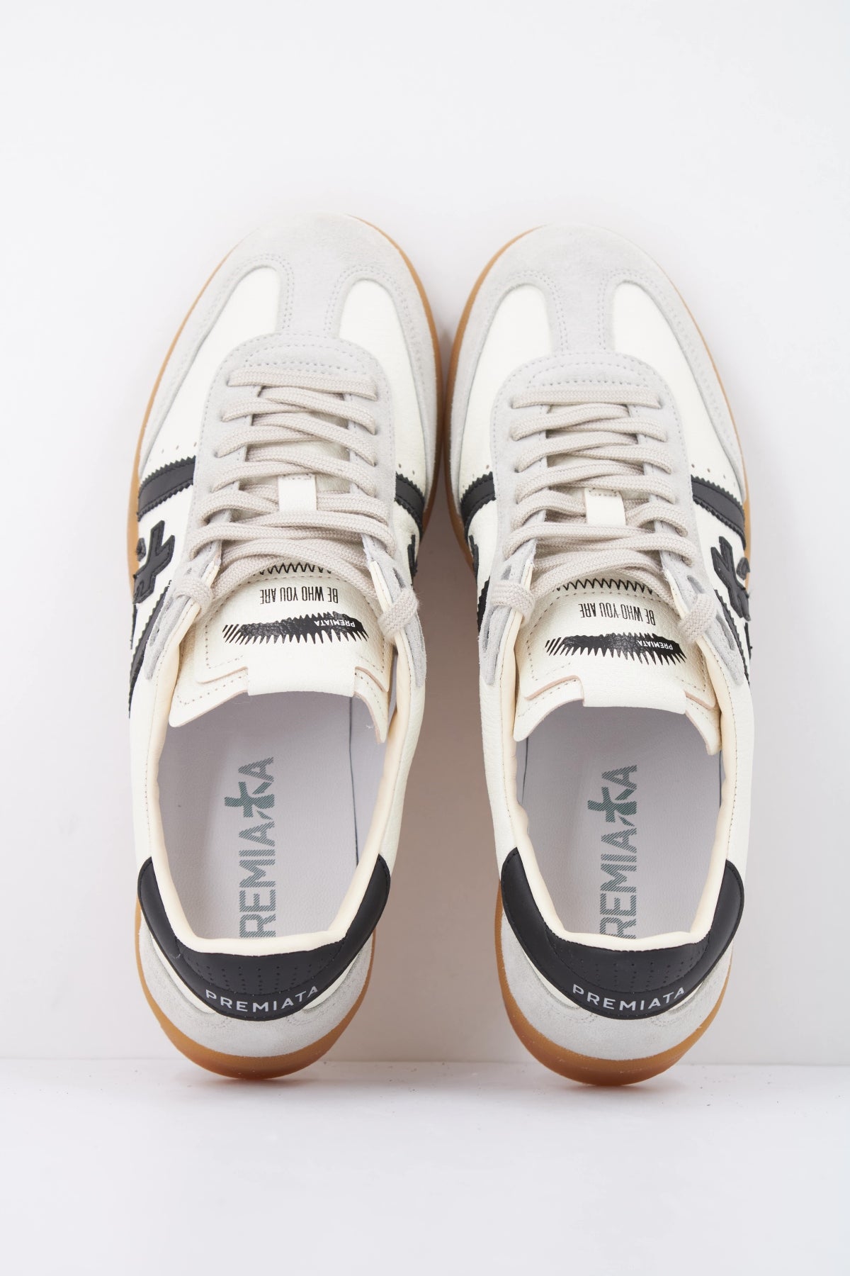PREMIATA BONNIE  en color BEIS (3)