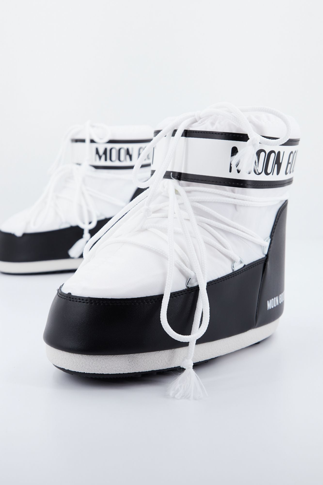 MOON BOOT 14093400 002 en color BLANCO (3)
