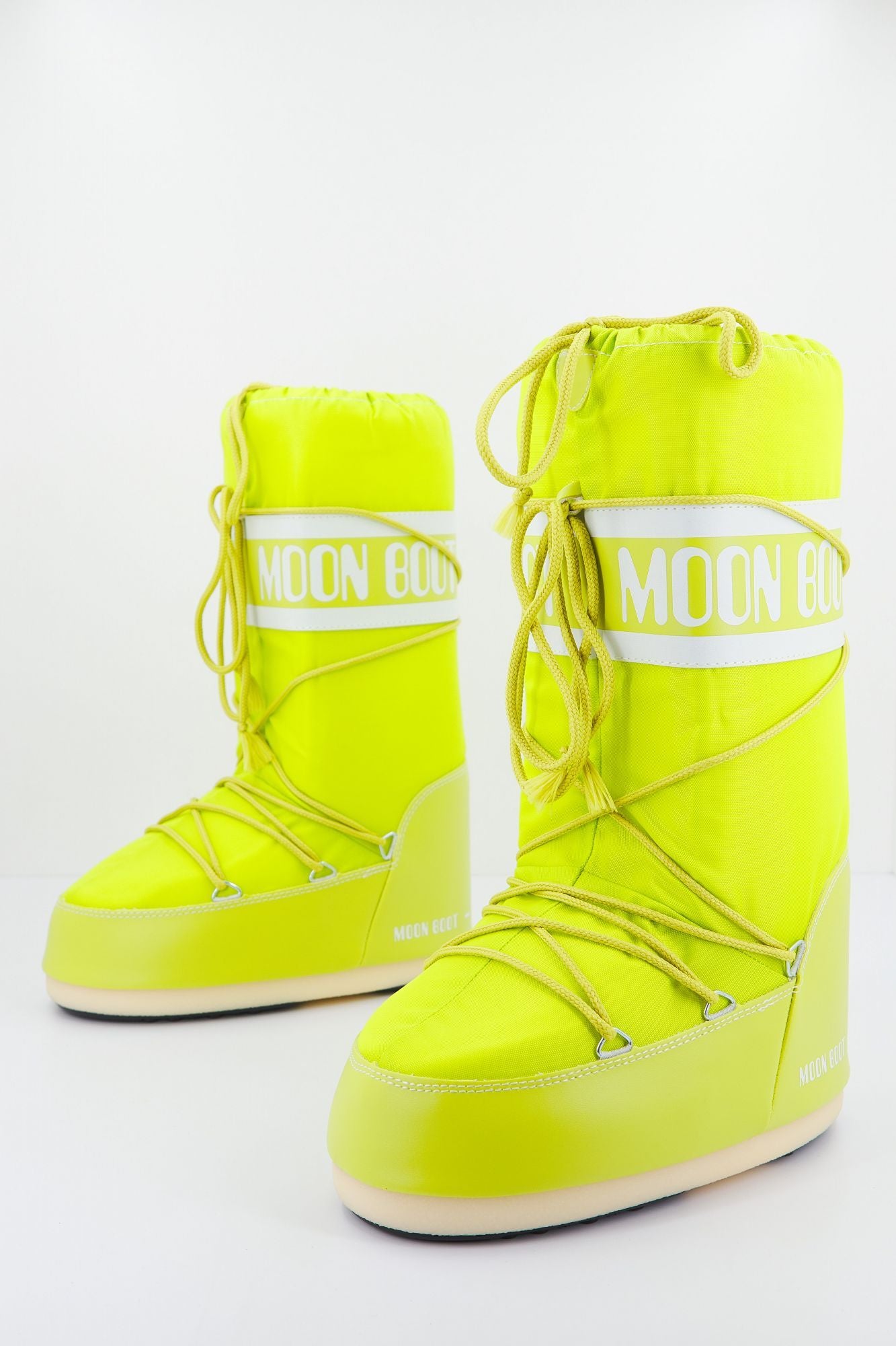 MOON BOOT 14004400 070 en color VERDE (1)