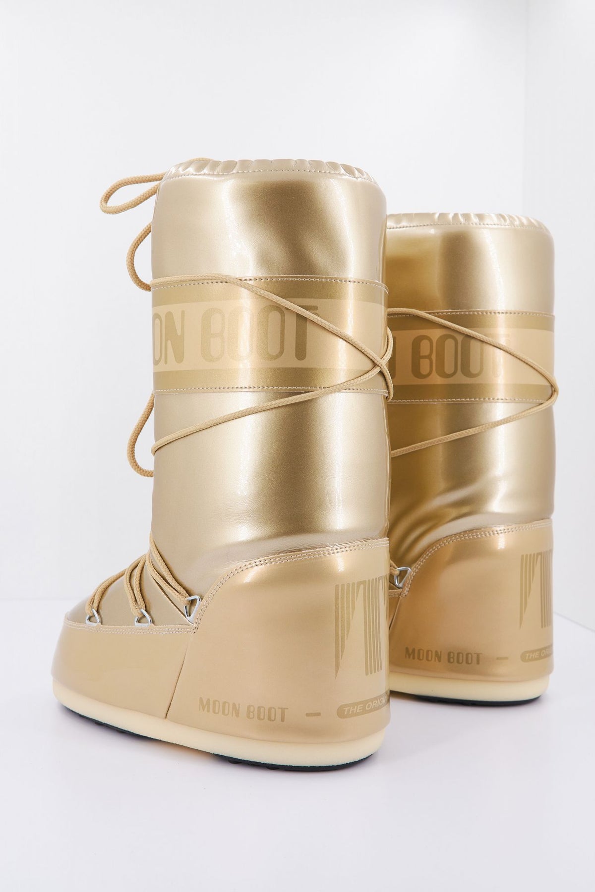 MOON BOOT ICON VINILE 14021400 003 en color ORO (2)