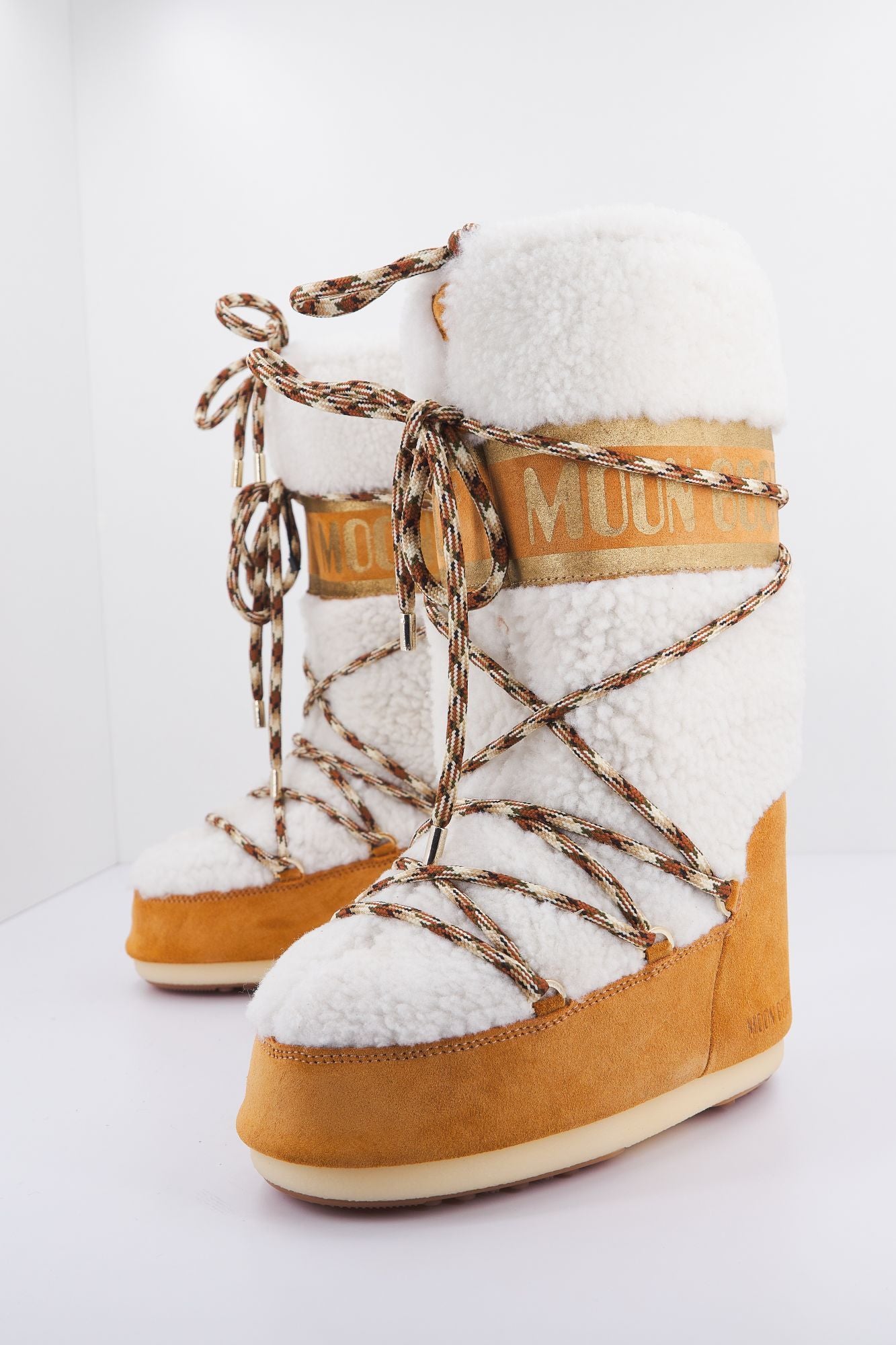 MOON BOOT SHEARLING en color MARRON CLARO (1)