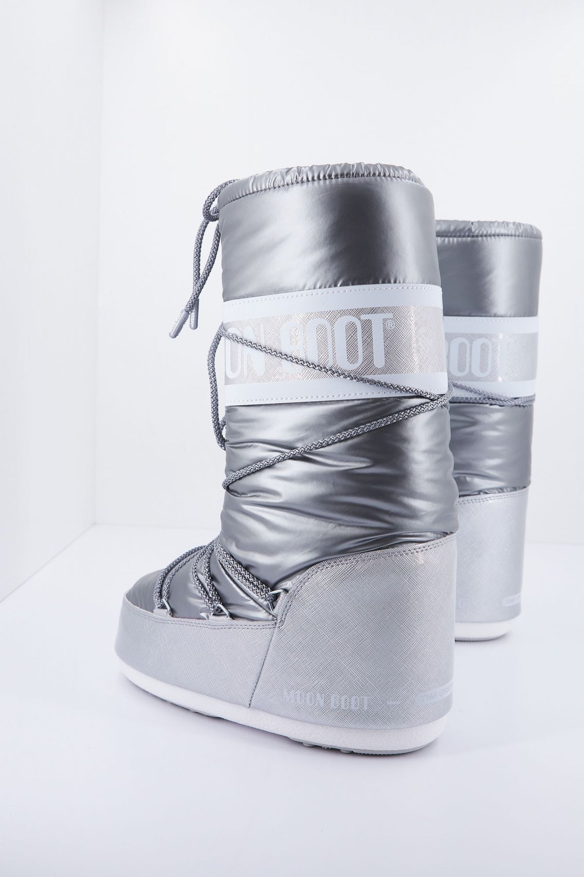 MOON BOOT CLASSIC PILL 14027100 002 en color PLATA (3)