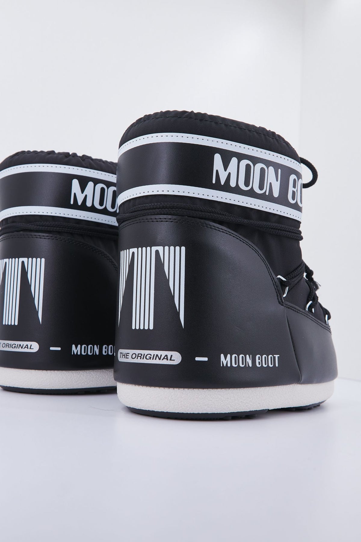 MOON BOOT MB ICON LOW NY en color NEGRO (4)
