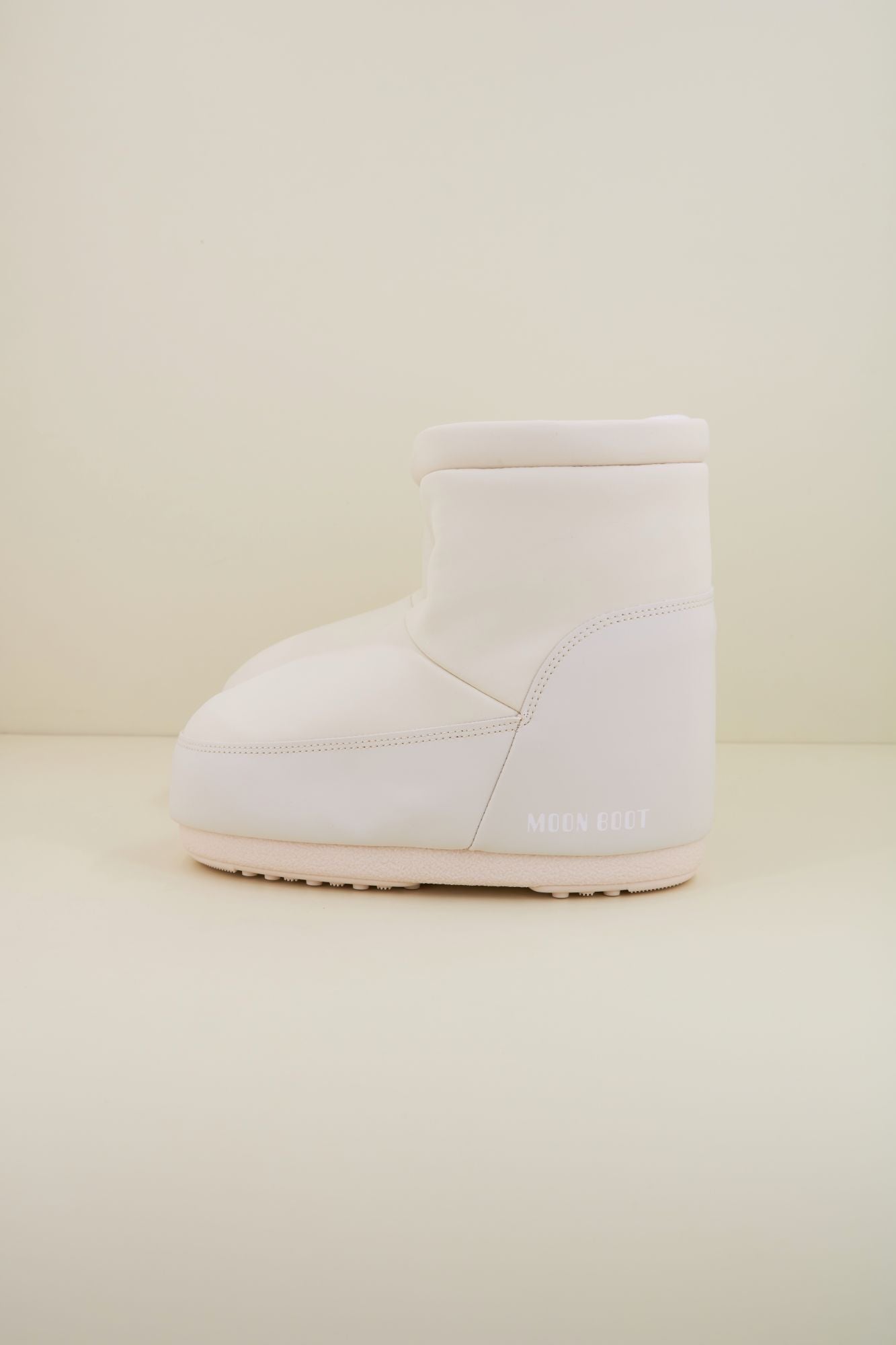 MOON BOOT MB ICON LOW NOLACE RUB en color BLANCO (1)