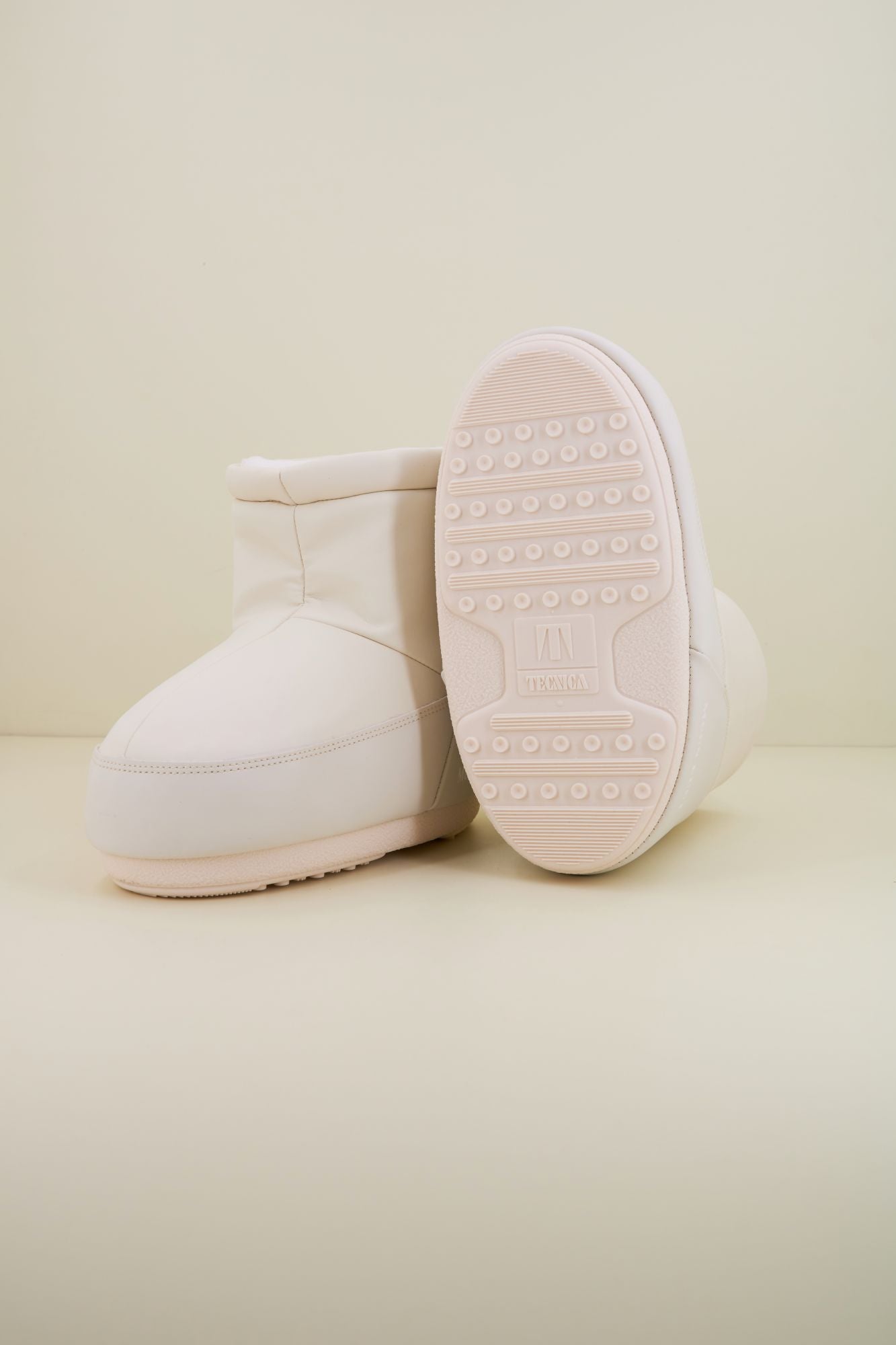 MOON BOOT MB ICON LOW NOLACE RUB en color BLANCO (4)