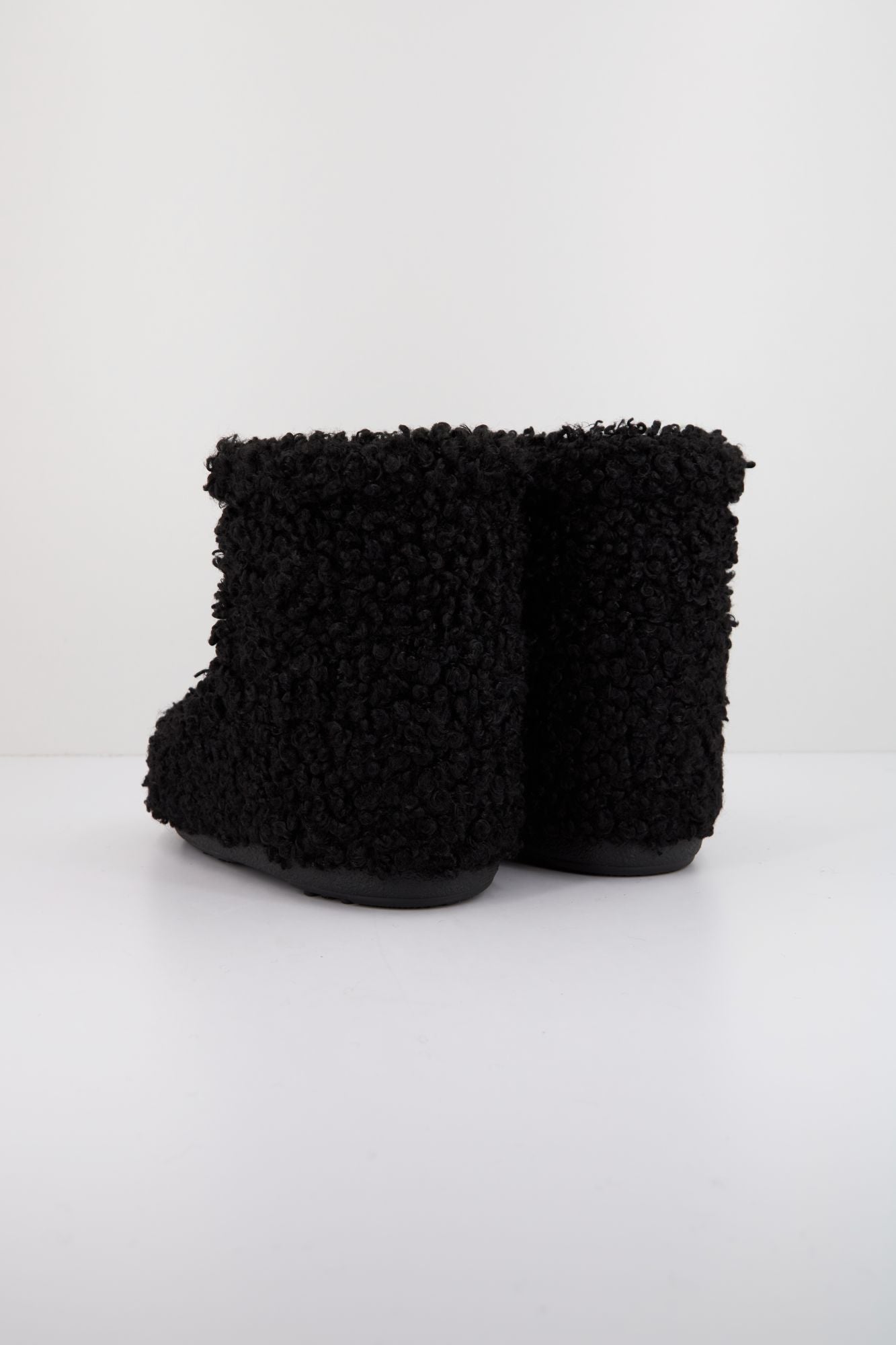 MOON BOOT MB ICON LOW FAUX CURLY en color NEGRO (3)