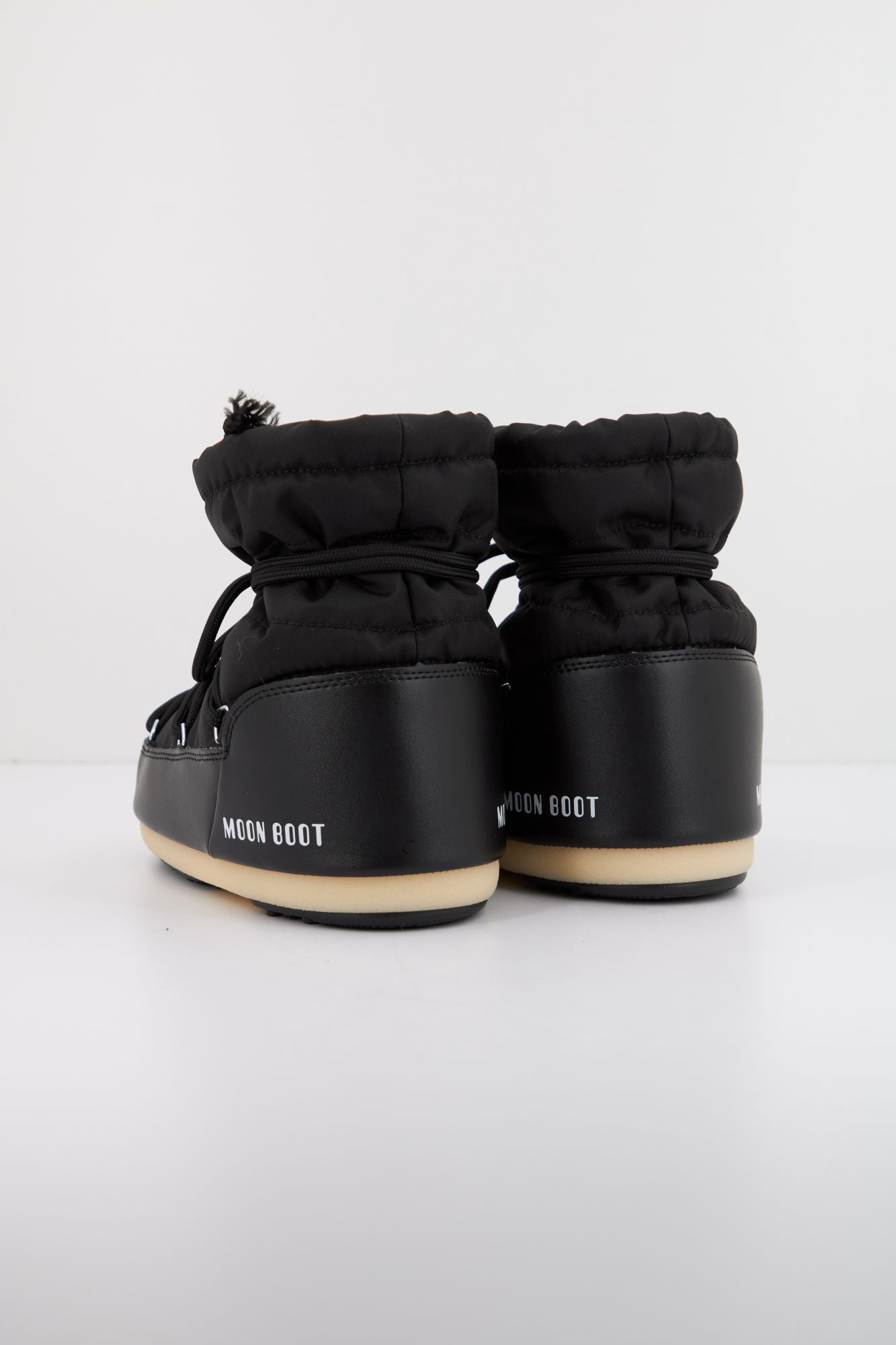 MOON BOOT MB LIGHT LOW NYLON - en color NEGRO (3)