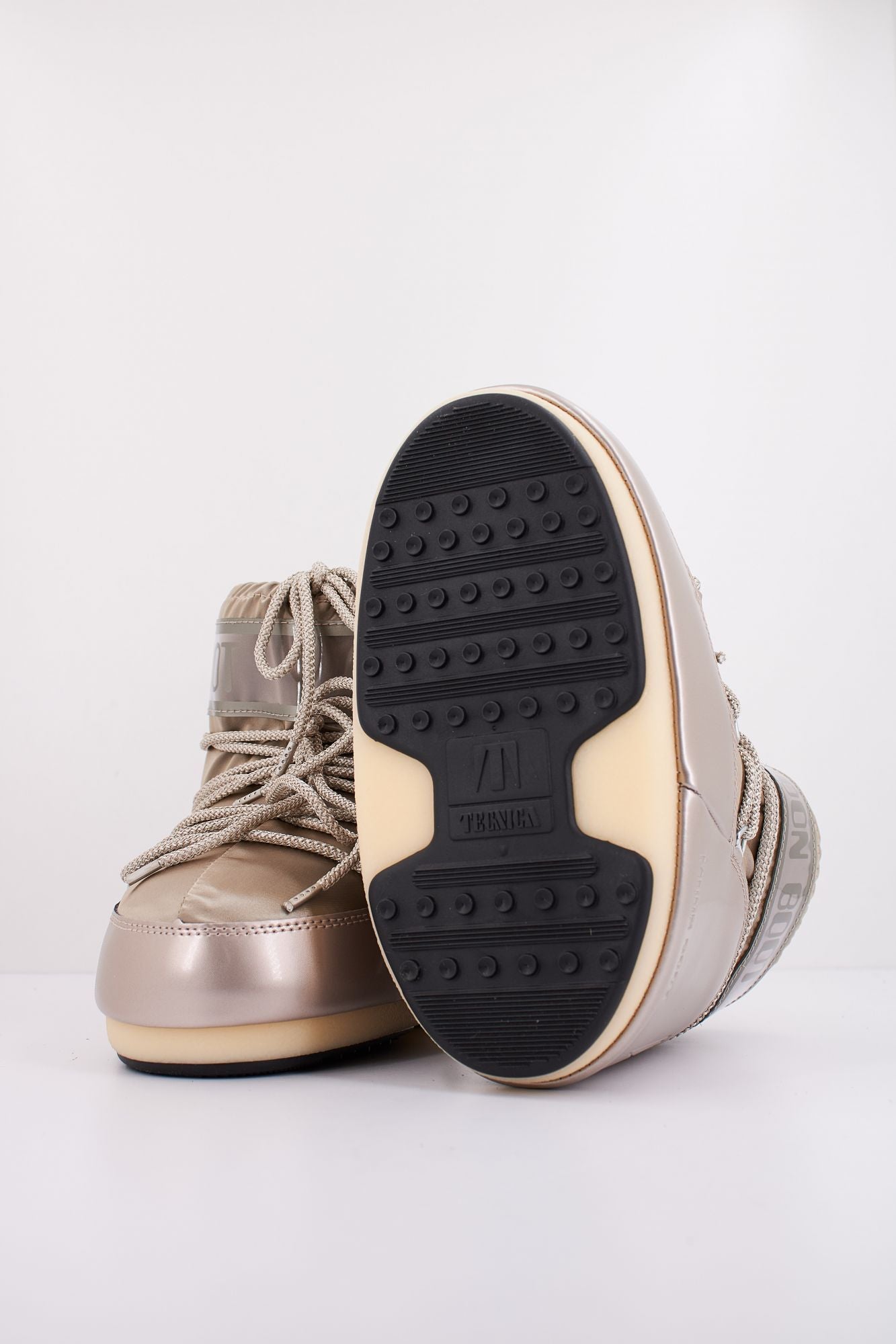 MOON BOOT  MB ICON LOW GLANC en color BRONCE (5)