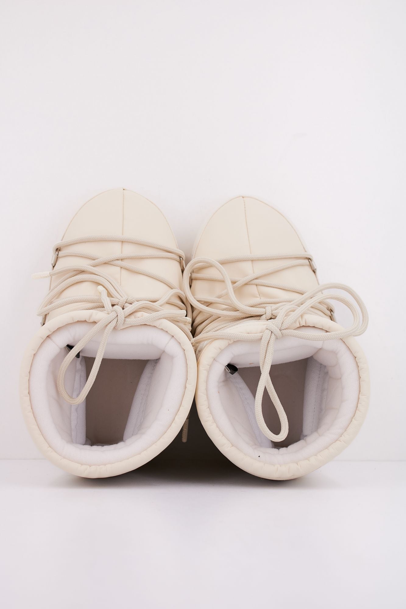 MOON BOOT  MB ICON LOW RUBBE en color BLANCO (3)