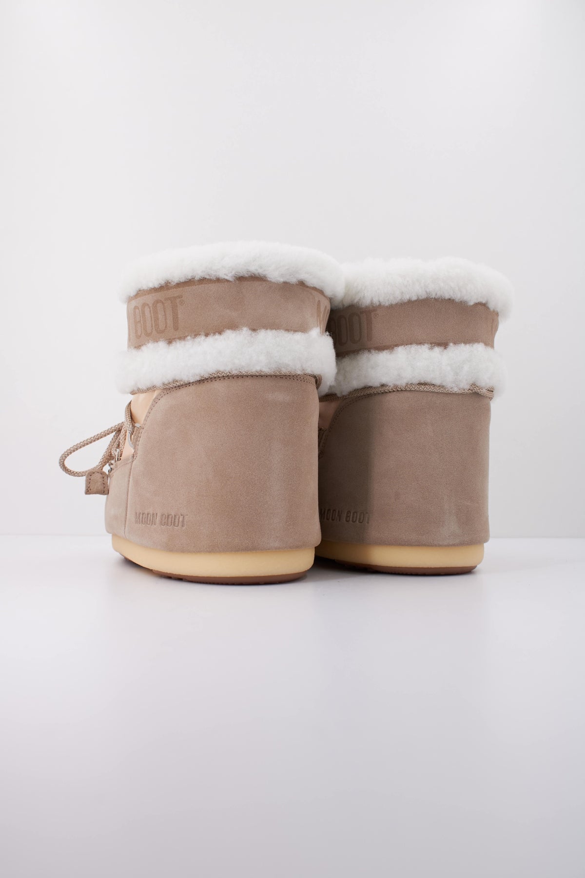 MOON BOOT ICON LOW PEARLY PLUS 14099100 01 en color BEIS (4)