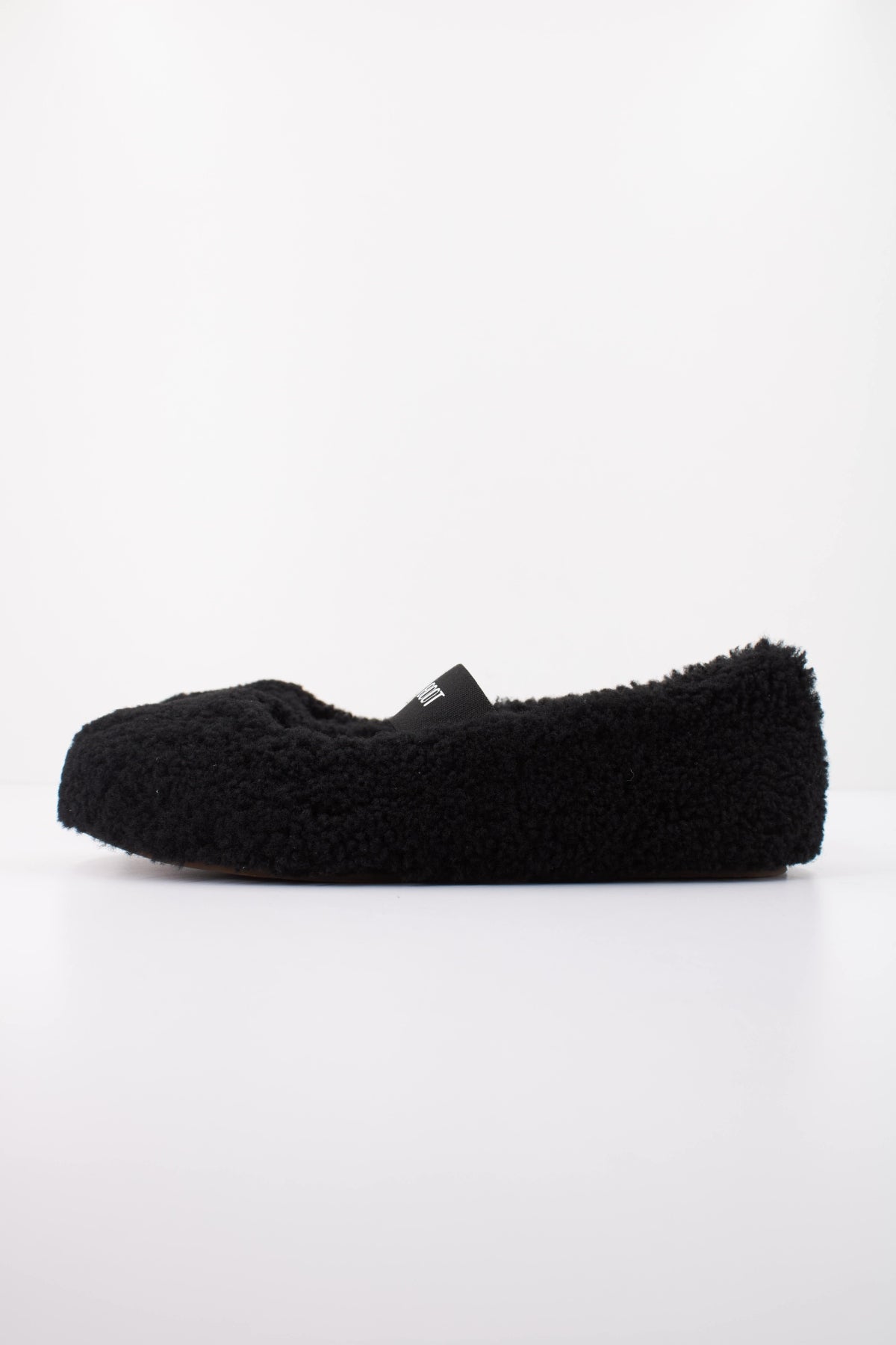 MOON BOOT MB SHEARLING BALLERINA en color NEGRO (1)