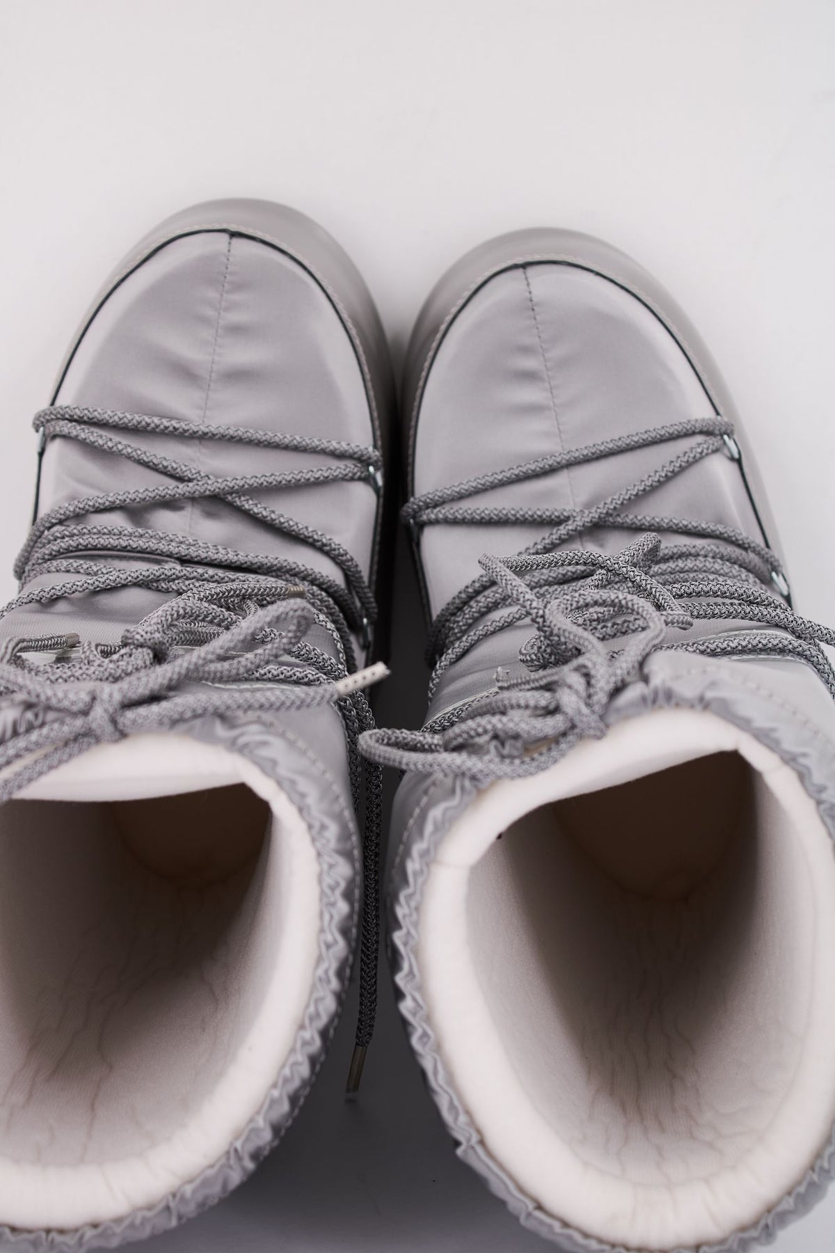MOON BOOT GLANCE en color PLATA (3)