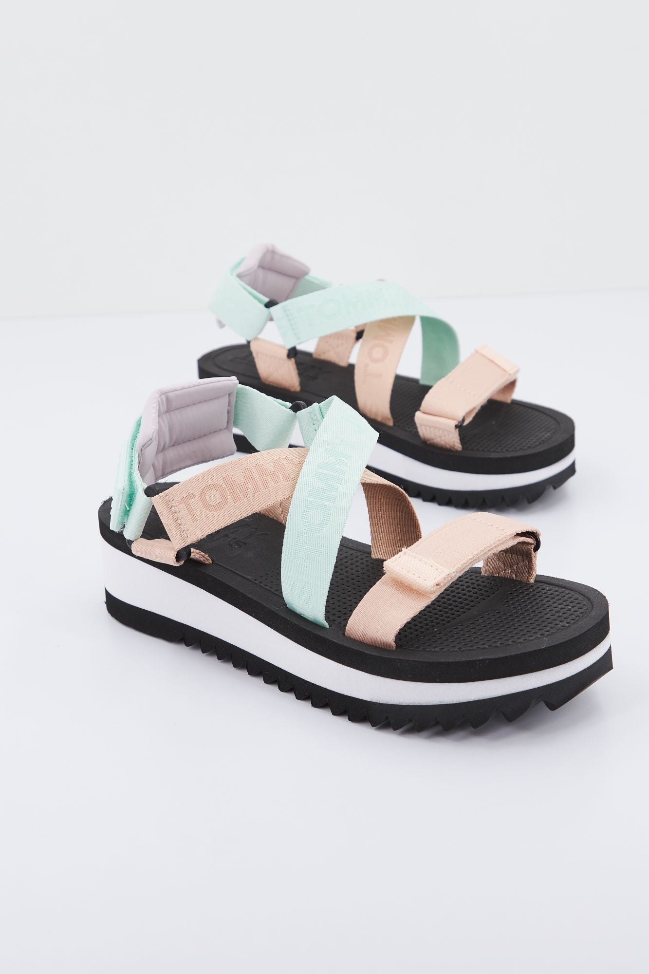 TOMMY JEANS EN0EN01839  en color MULTICOLOR (3)