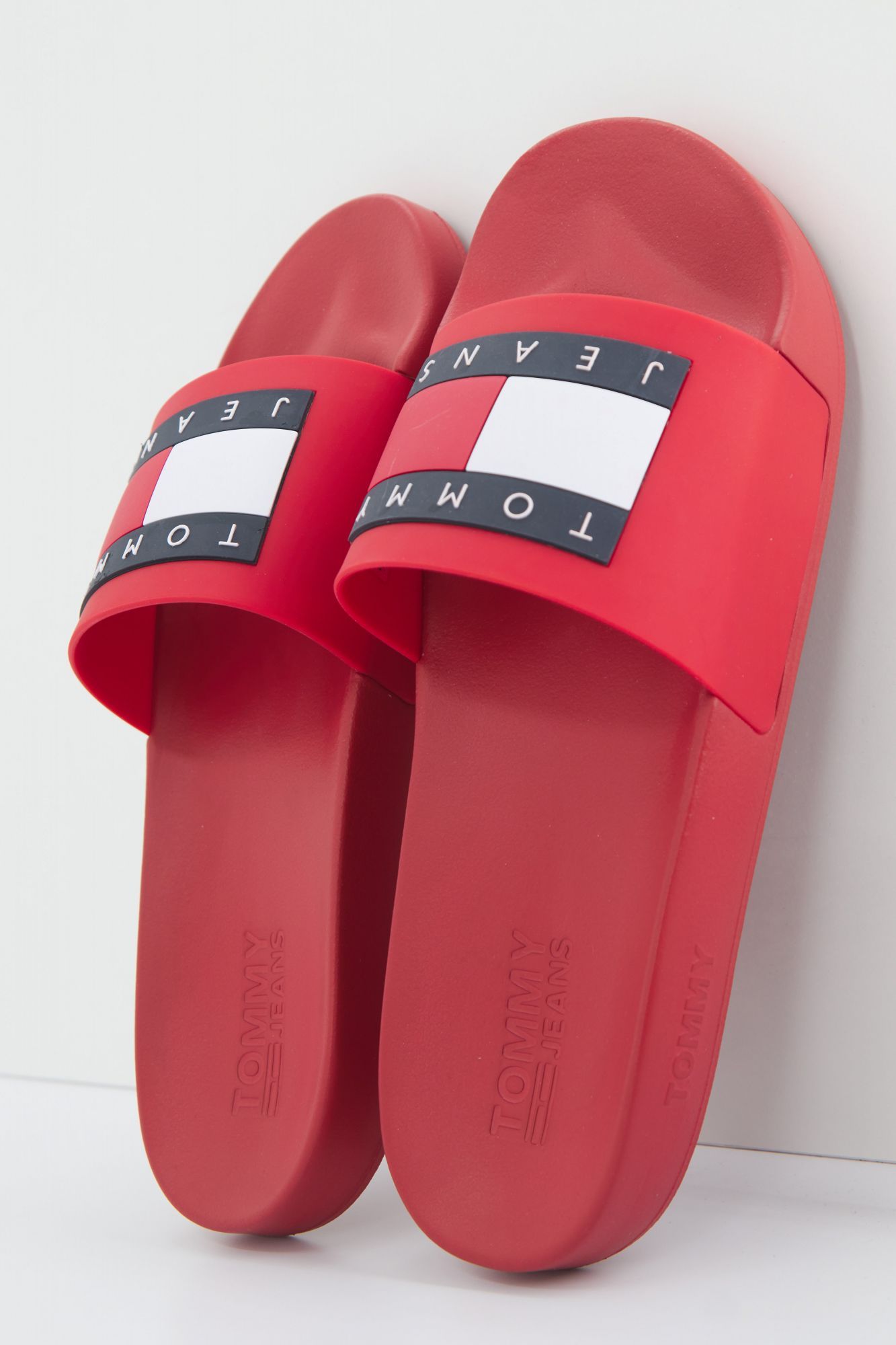 TOMMY JEANS MENS FLAG PO en color ROJO (3)