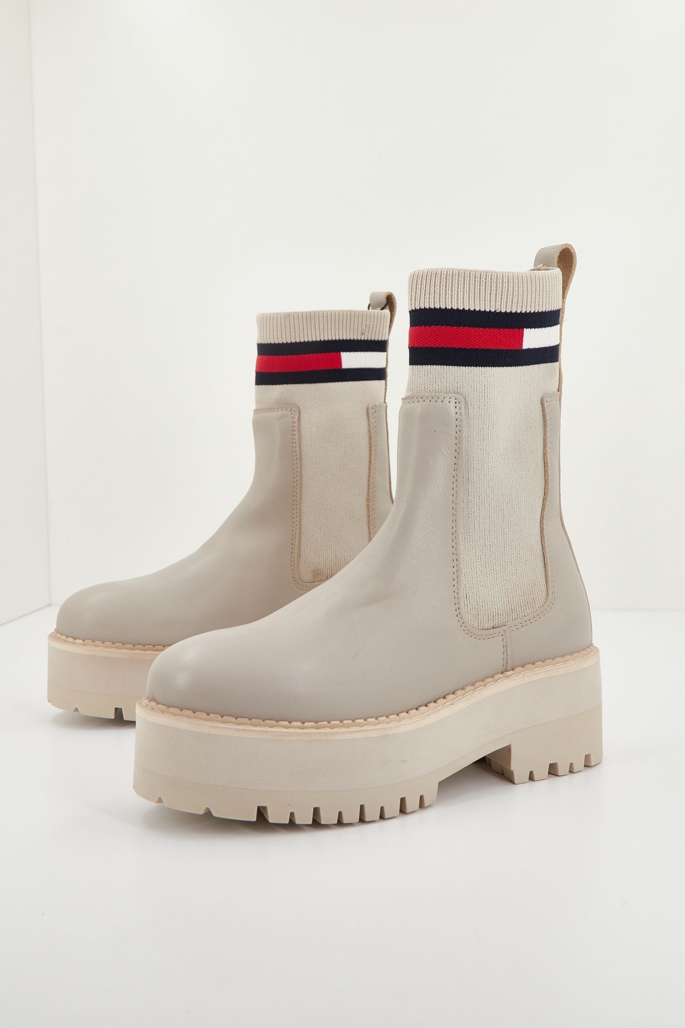 TOMMY JEANS TAMY HIGHER - 2A CHELSEA en color BEIS (1)